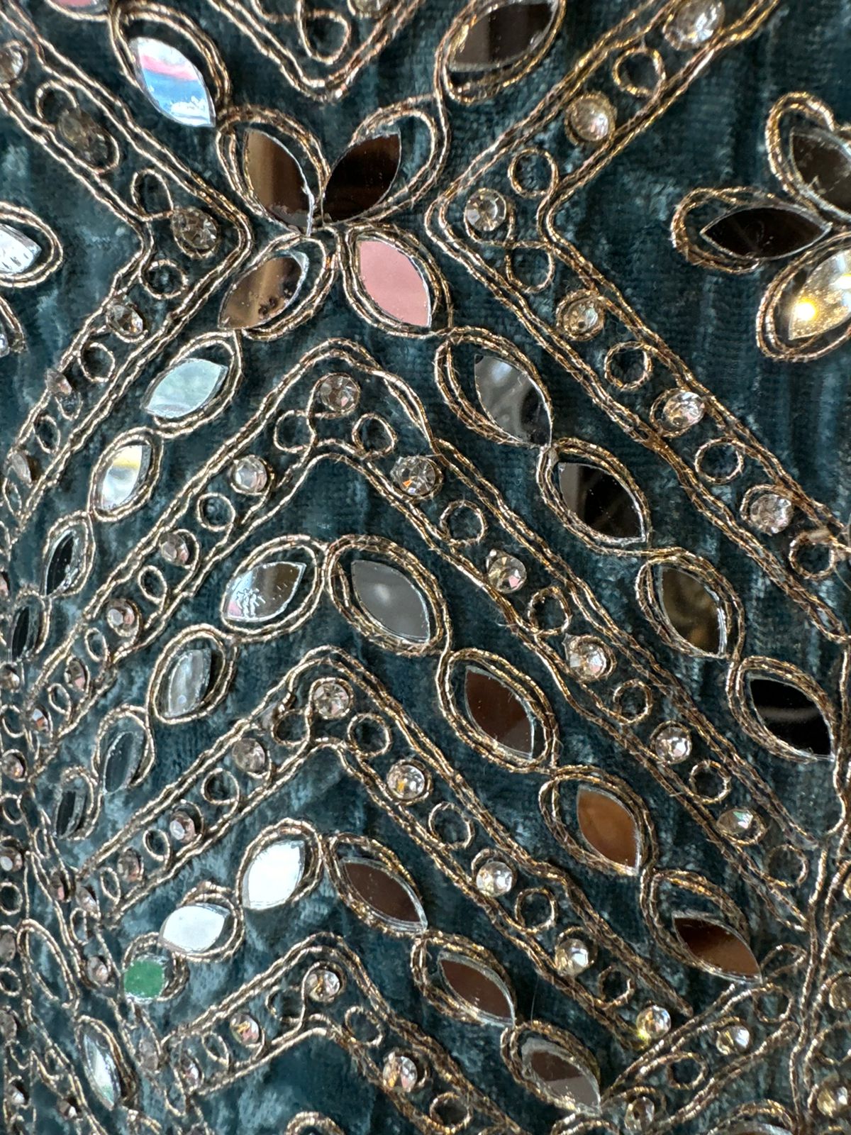 Crushed velvet unstitched Suit