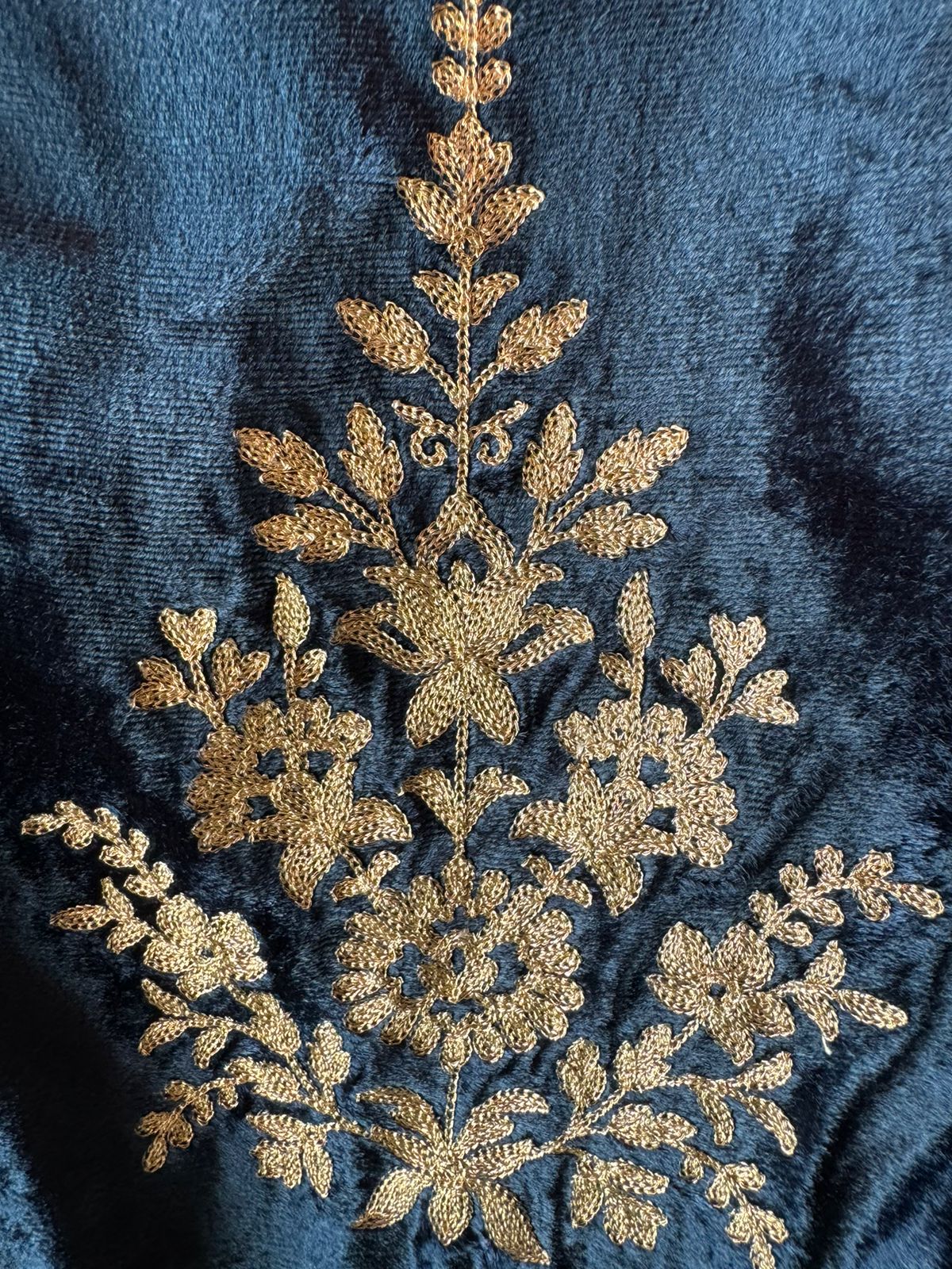 Shop our latest launch this winters of velvet suits with brasso shawls