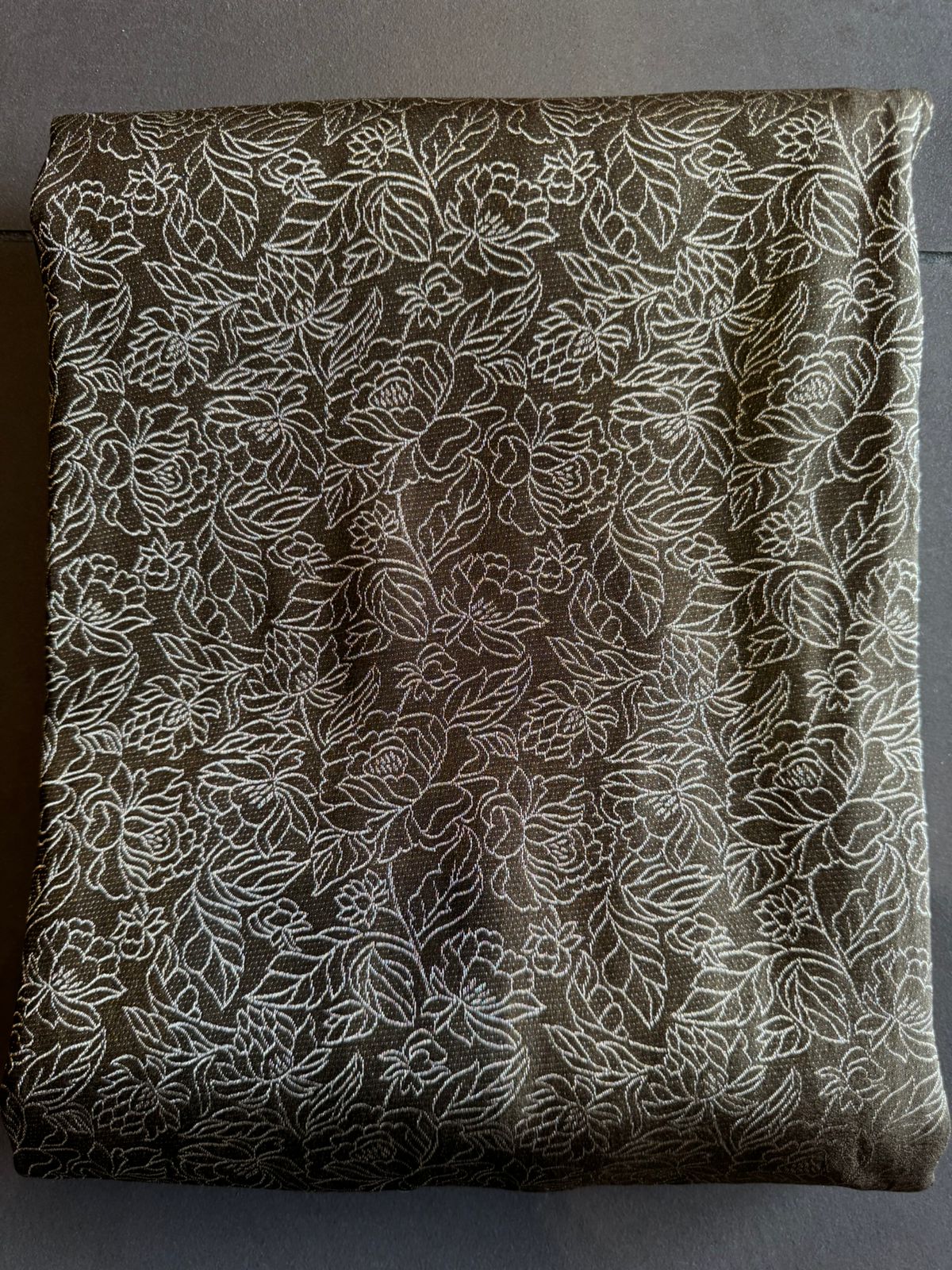 Shop our latest launch this winters of velvet suits with brasso shawls