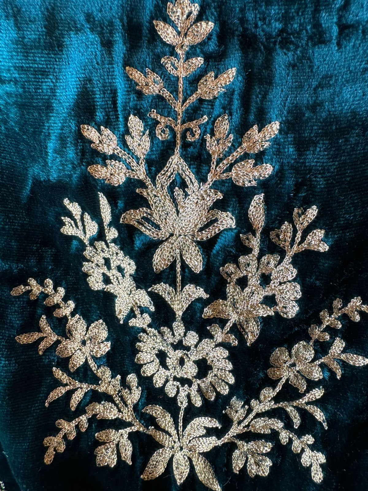 Shop our latest launch this winters of velvet suits with brasso shawls