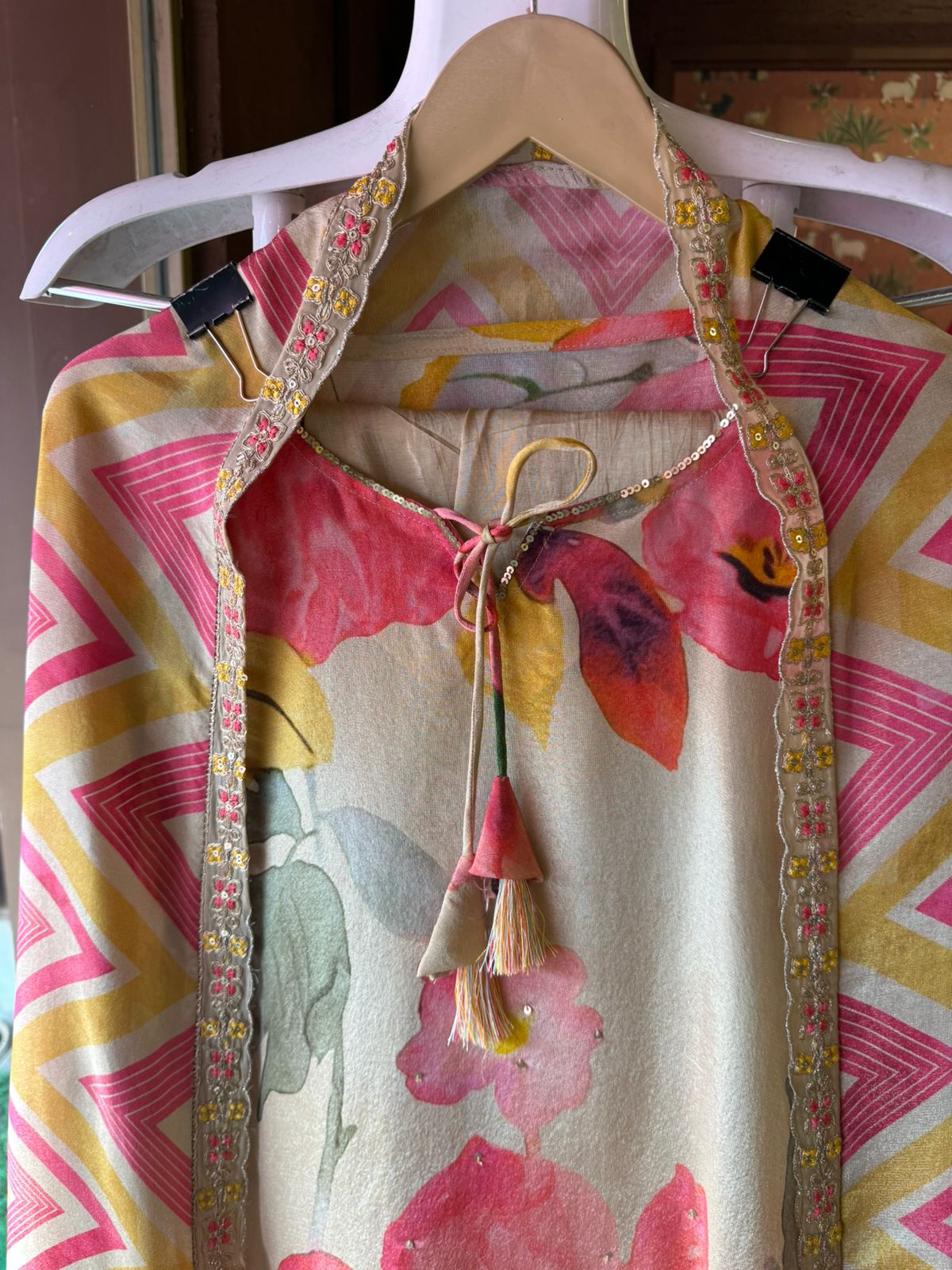 Lightweight soft tissue floral digital printed shirt