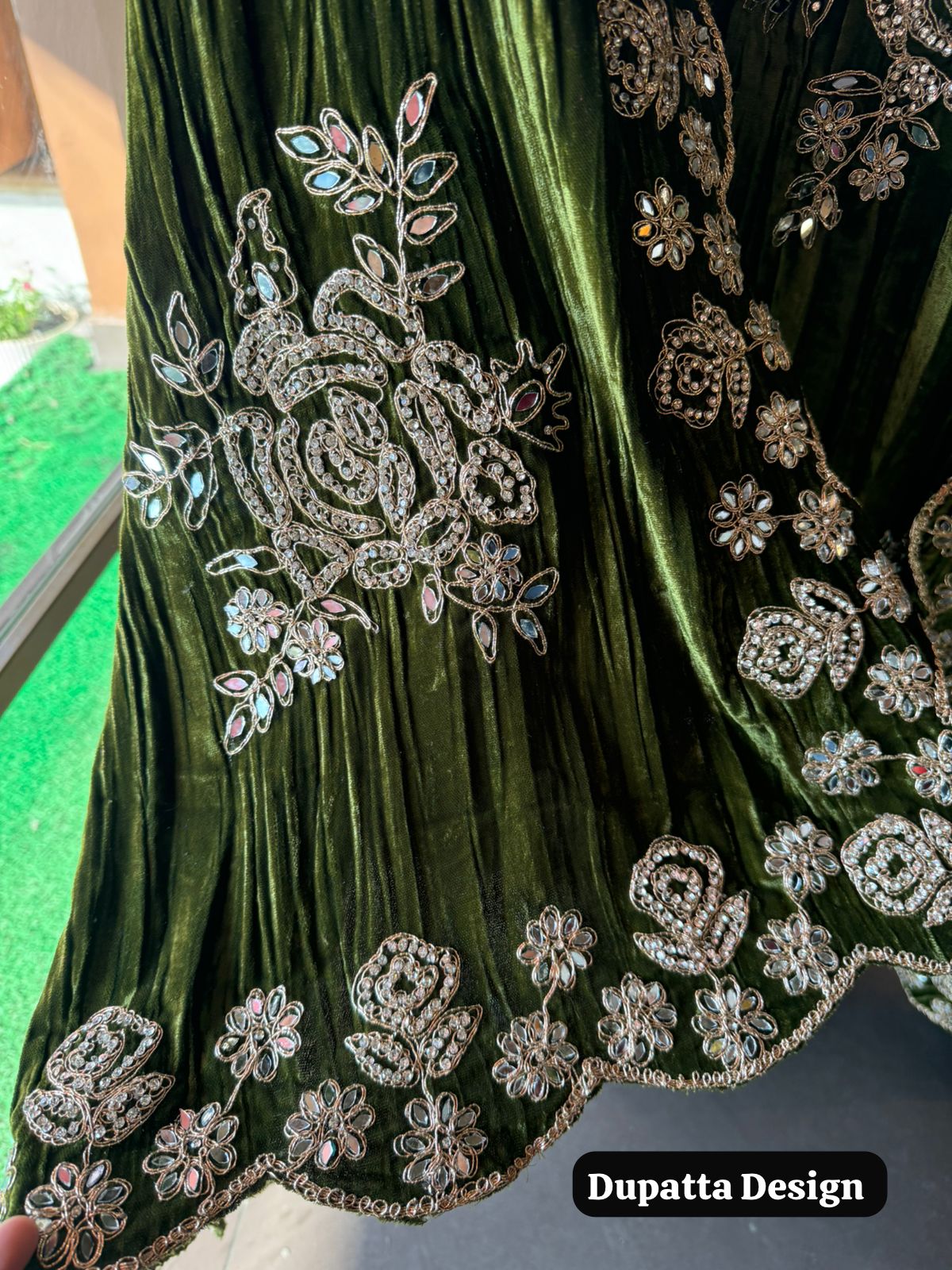 Crushed velvet unstitched Suits