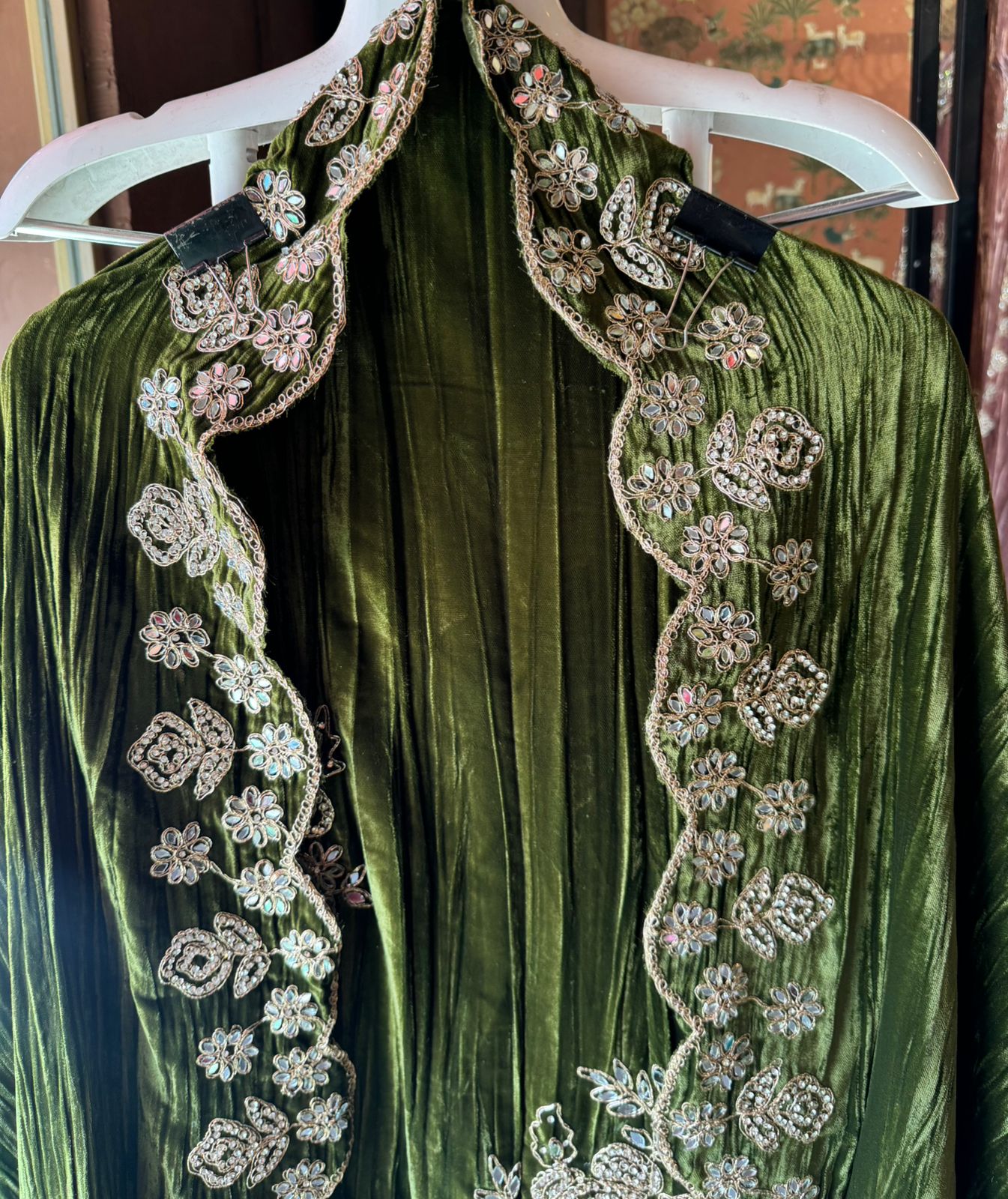 Crushed velvet unstitched Suits