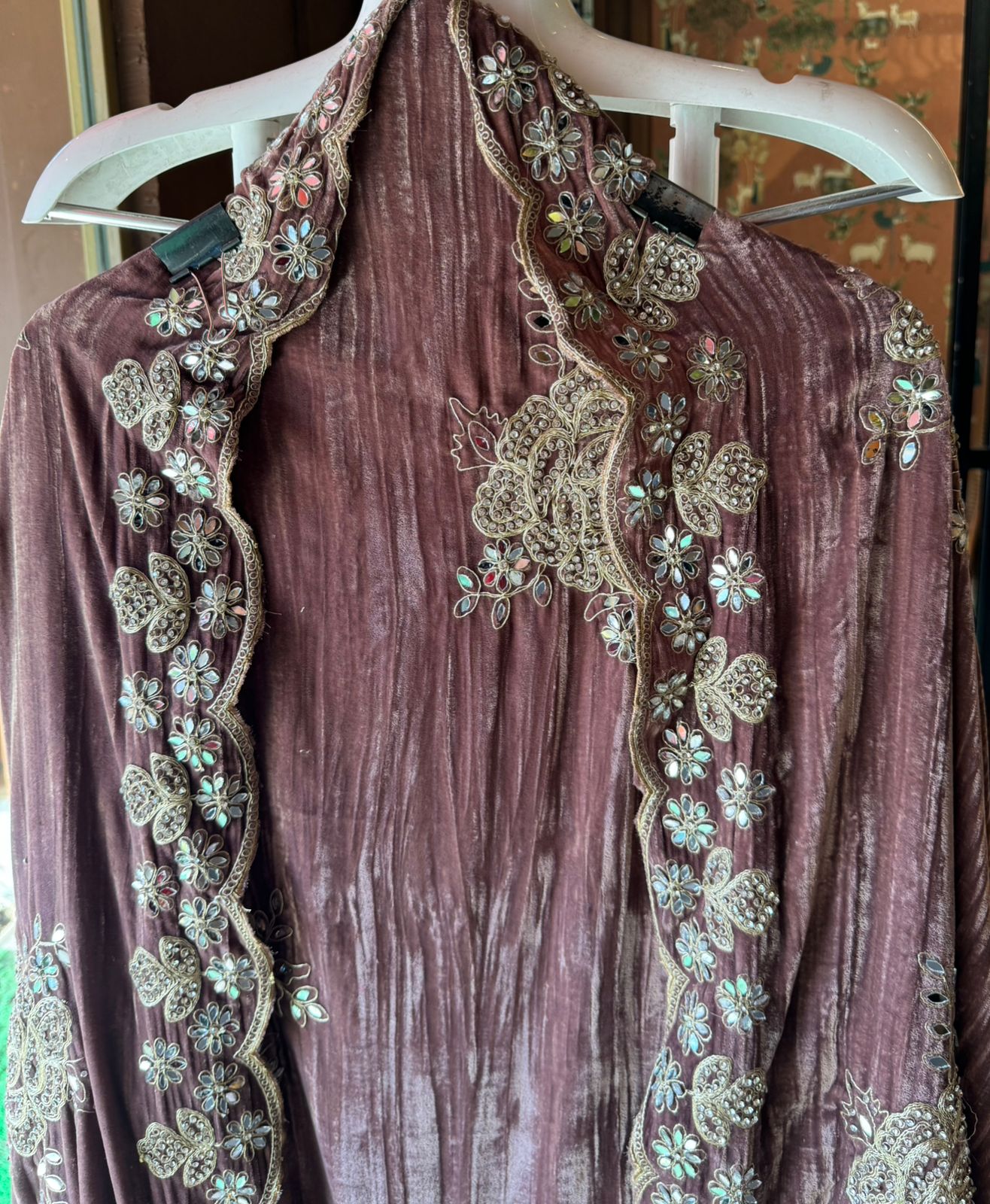 Crushed velvet unstitched Suits