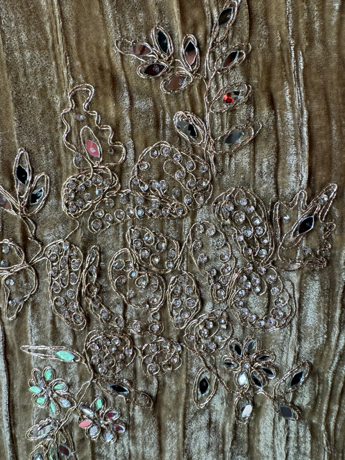 Crushed velvet unstitched Suits