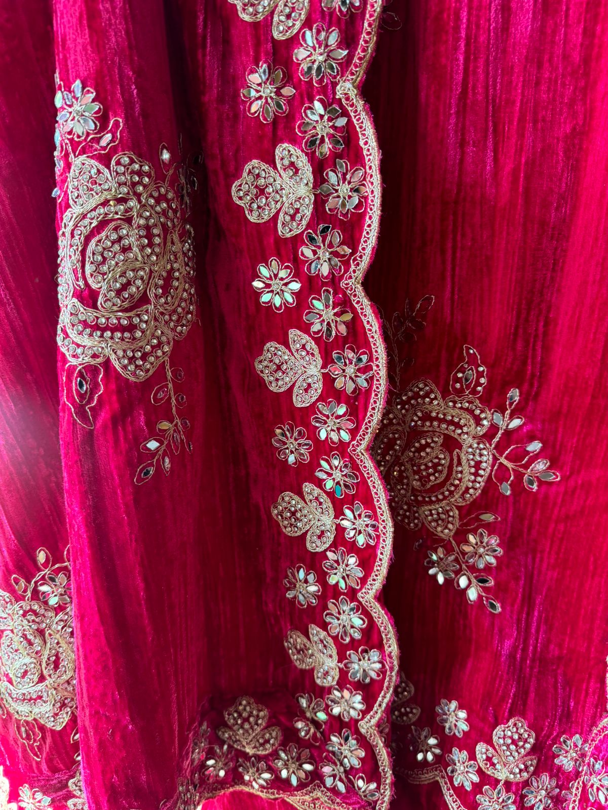 Crushed velvet unstitched Suits