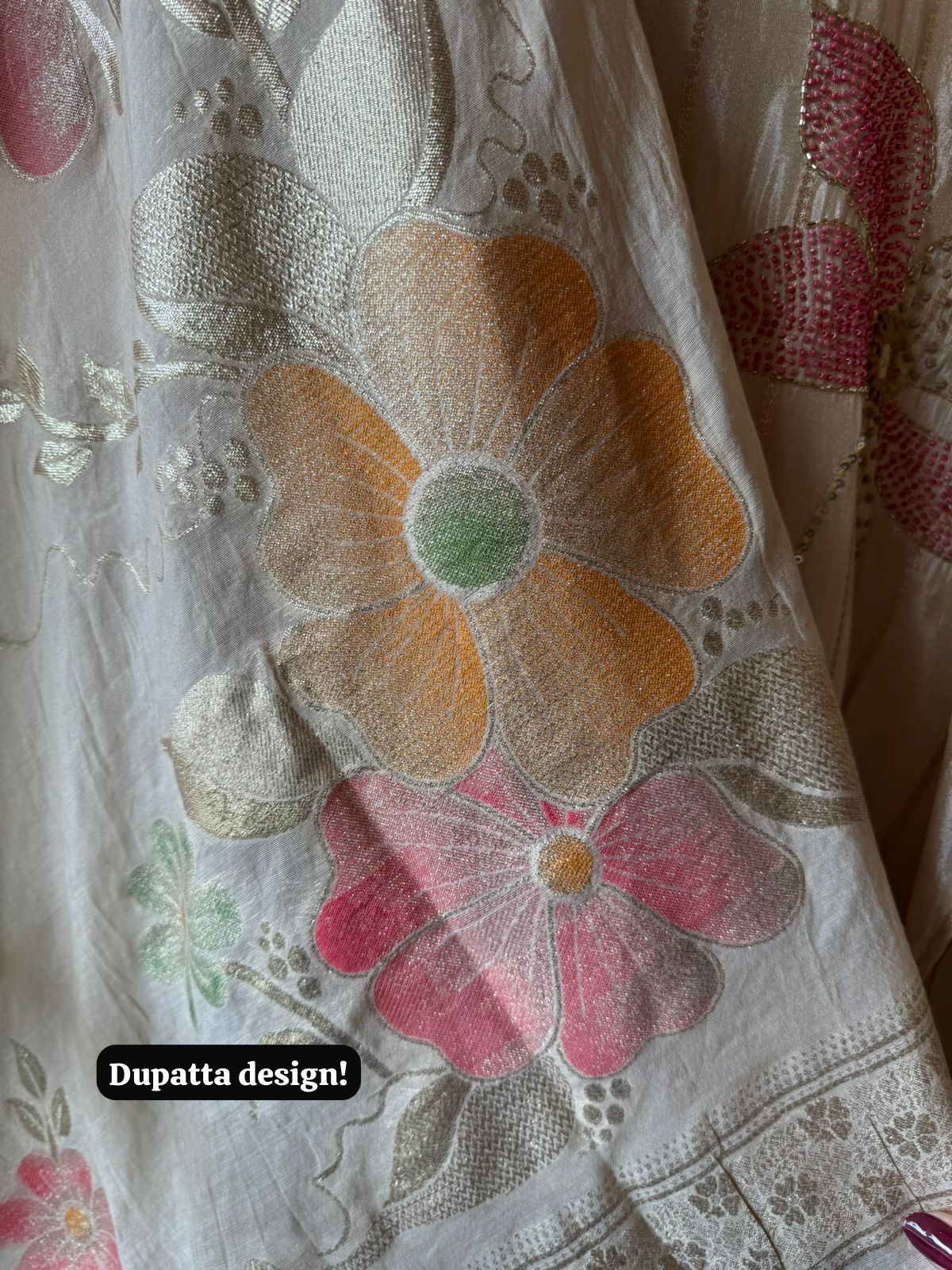 Mul tissue with self weaving design on the shirt