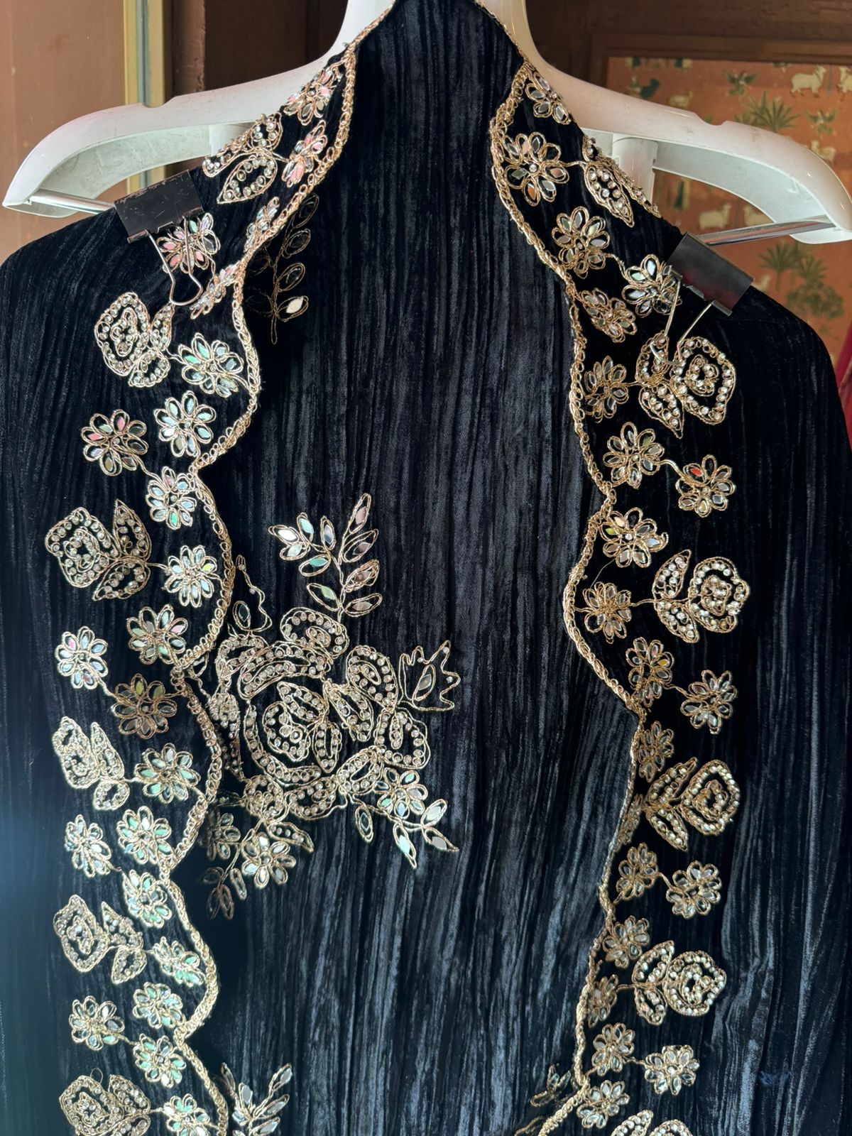 Crushed velvet unstitched Suits