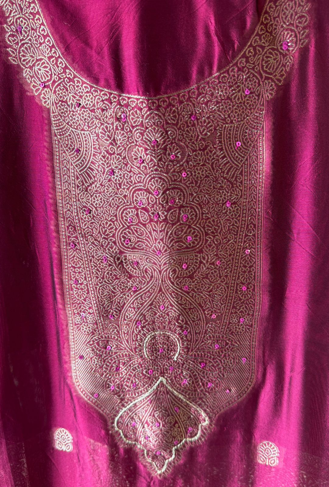 Pure 100% silk Suits with zari weavings concept on the full suit