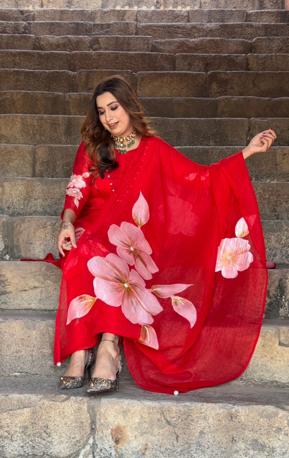 Presenting a very gorgeous Kareena Kapoor inspired Red hand painted suit