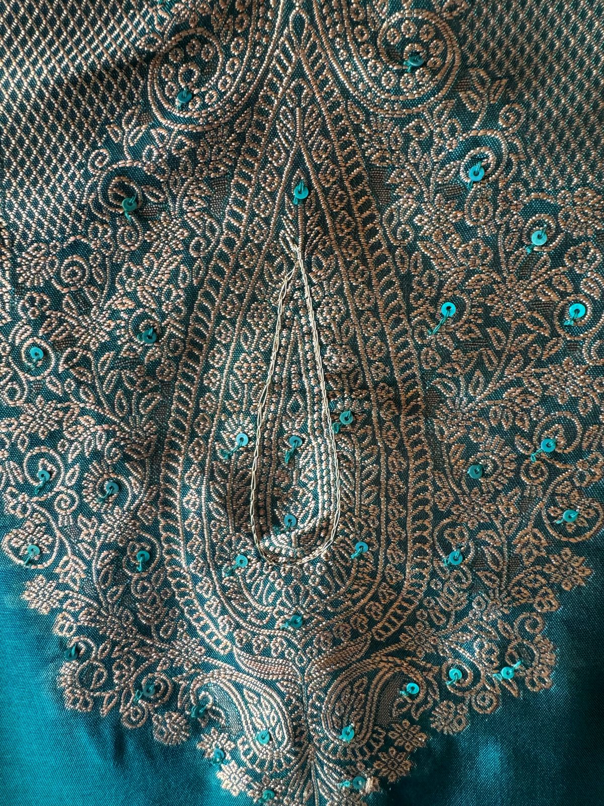 Pure 100% silk Suits with zari weavings concept