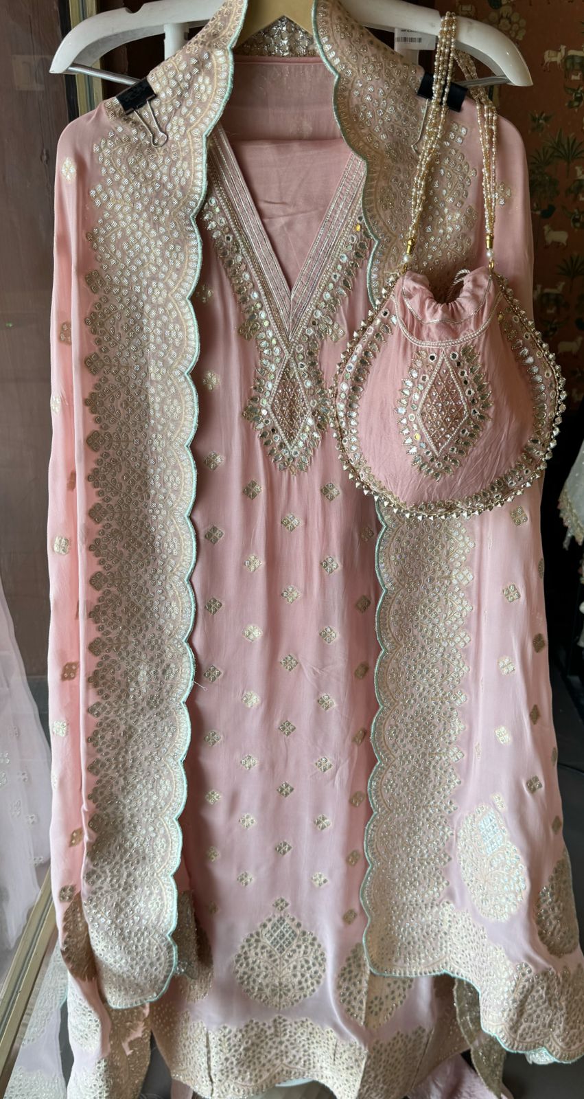 BEAUTIFUL WEDDING COLLECTION IN PASTEL CHART