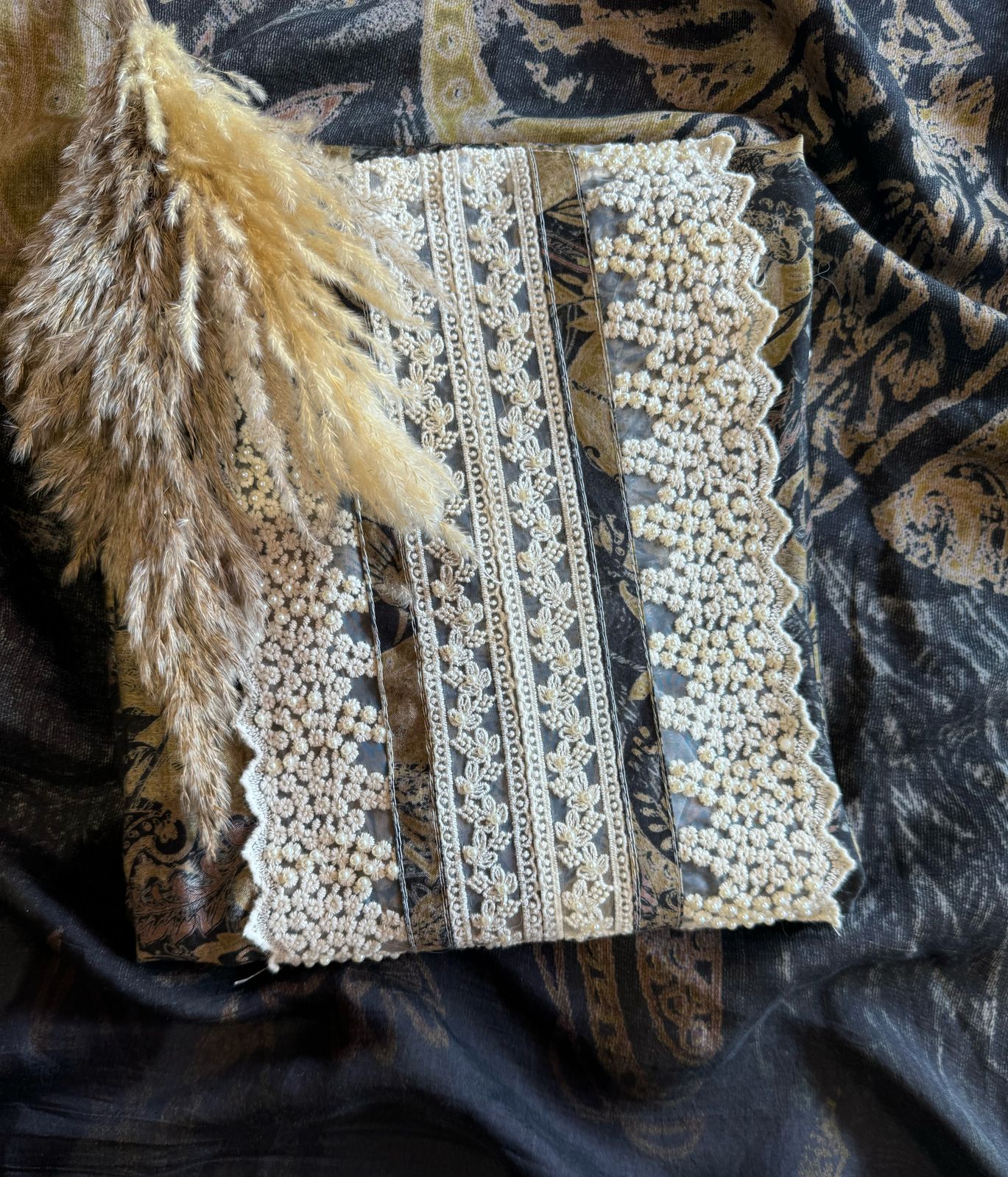 SUMMERISH PRINTS ON MUSLIN COTTON