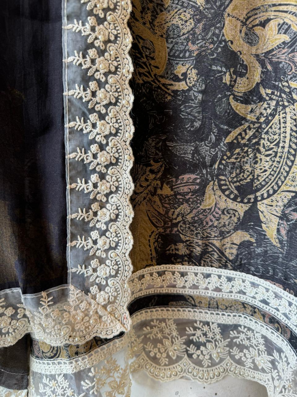 SUMMERISH PRINTS ON MUSLIN COTTON