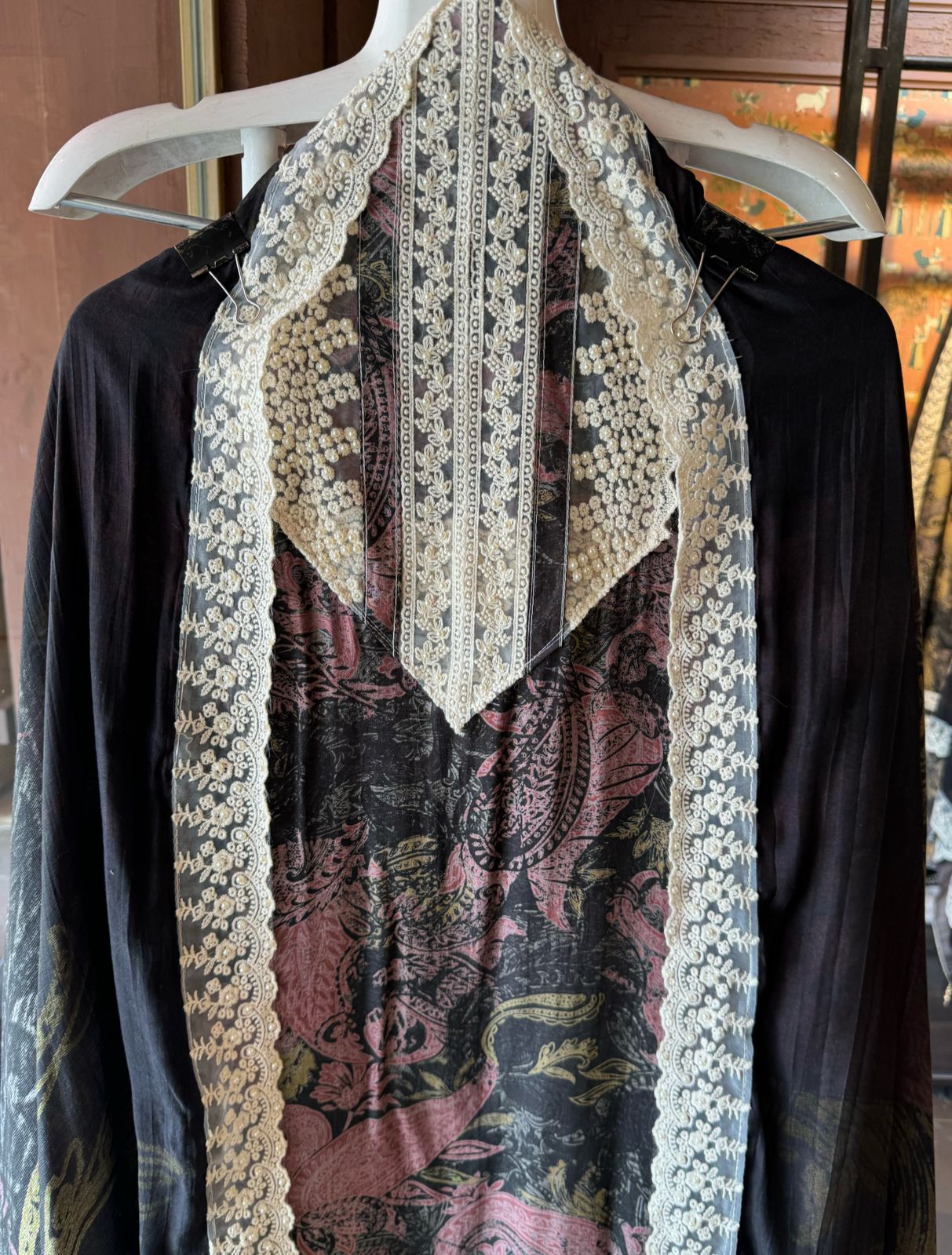 SUMMERISH PRINTS ON MUSLIN COTTON