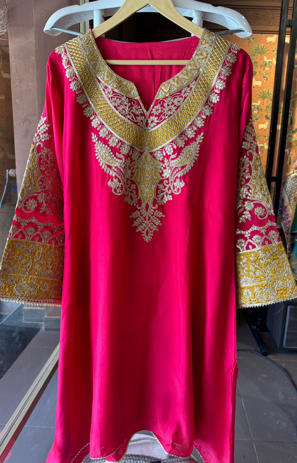 Pure 100% silk Kurta with Very beautiful Gold Zari