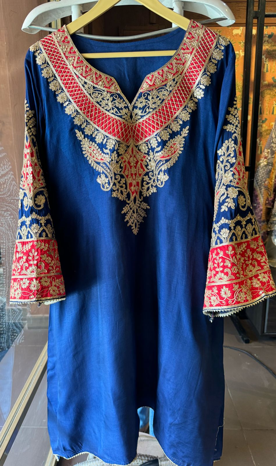 Pure 100% silk Kurta with Very beautiful Gold Zari