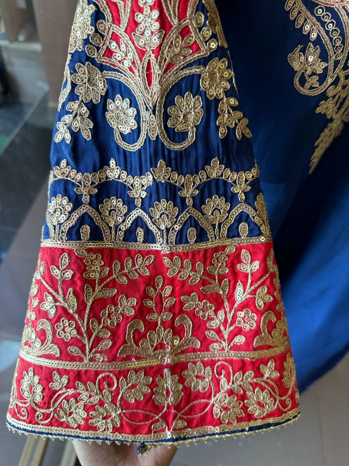Pure 100% silk Kurta with Very beautiful Gold Zari