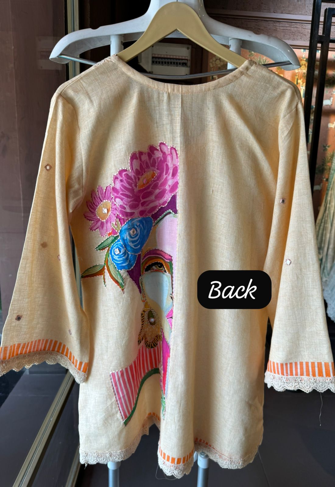 Pure 100% linen coord set with Crochia lace details on the neck