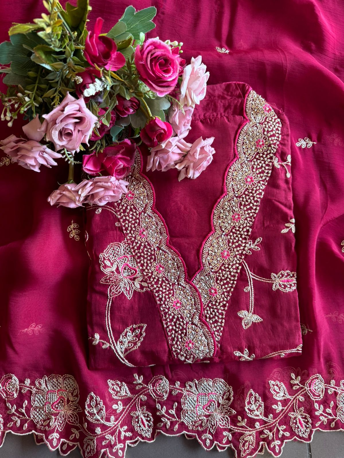 Show our new embroidered Silk Collection