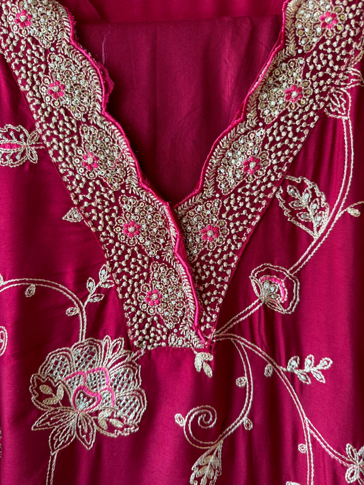 Show our new embroidered Silk Collection