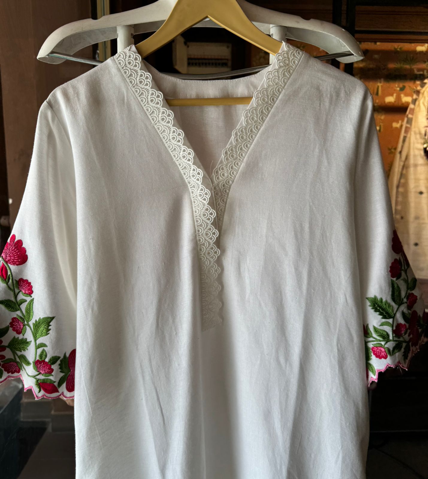 Pure cotton linen stitched tunic with lace