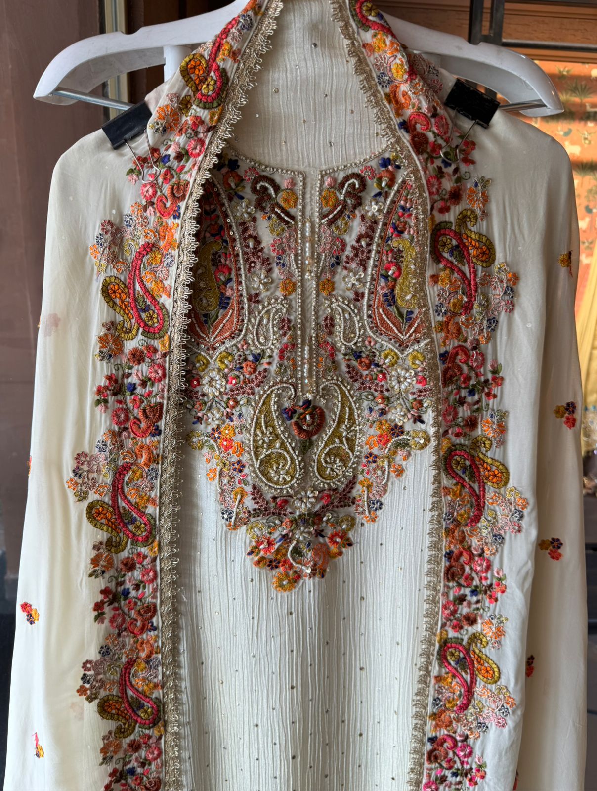 Crushed tissue unstitched shirt design with stone highlighting overall the shirt front