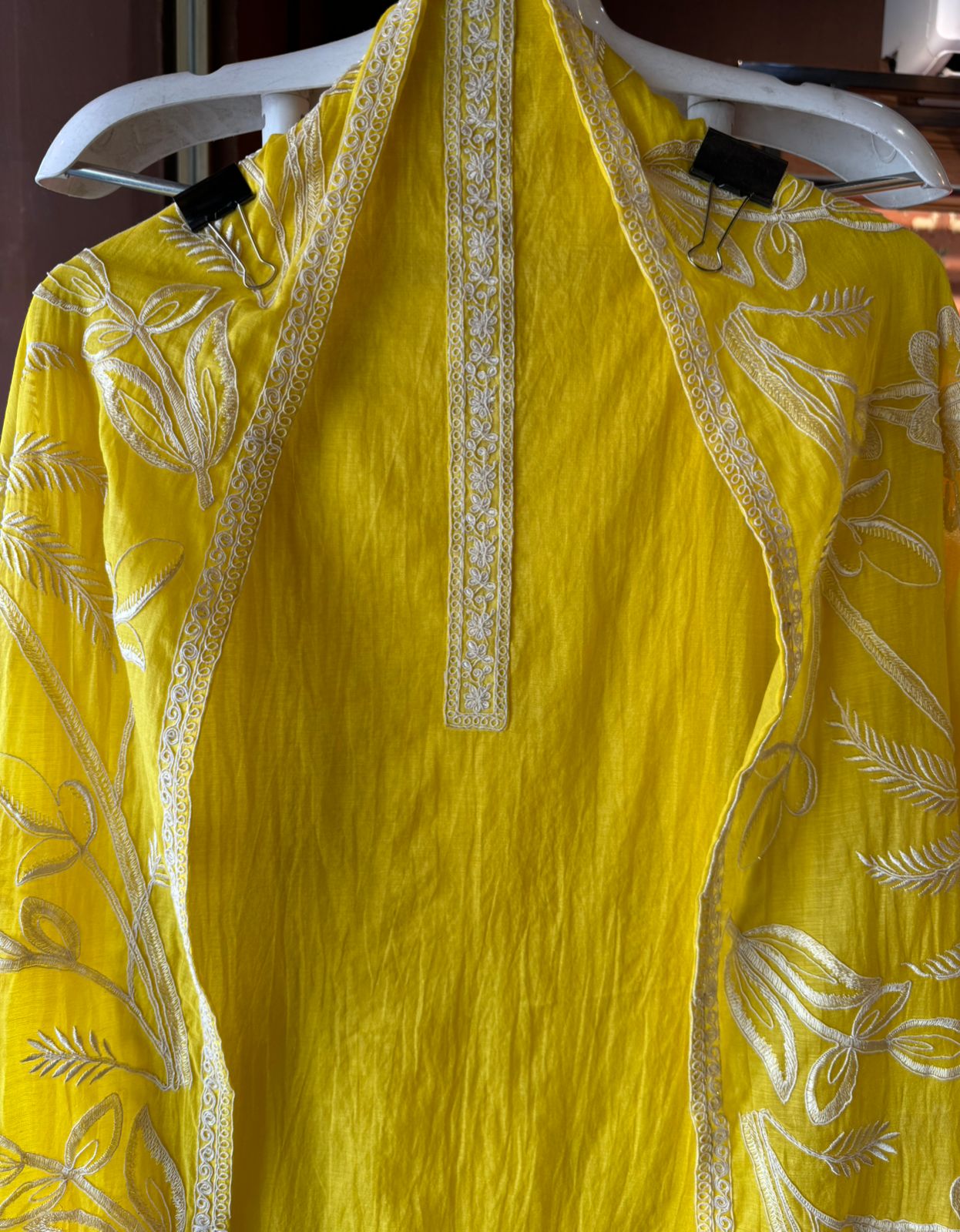 Pure Mul chanderi Unstitched suit design With embroidered Neck Patti