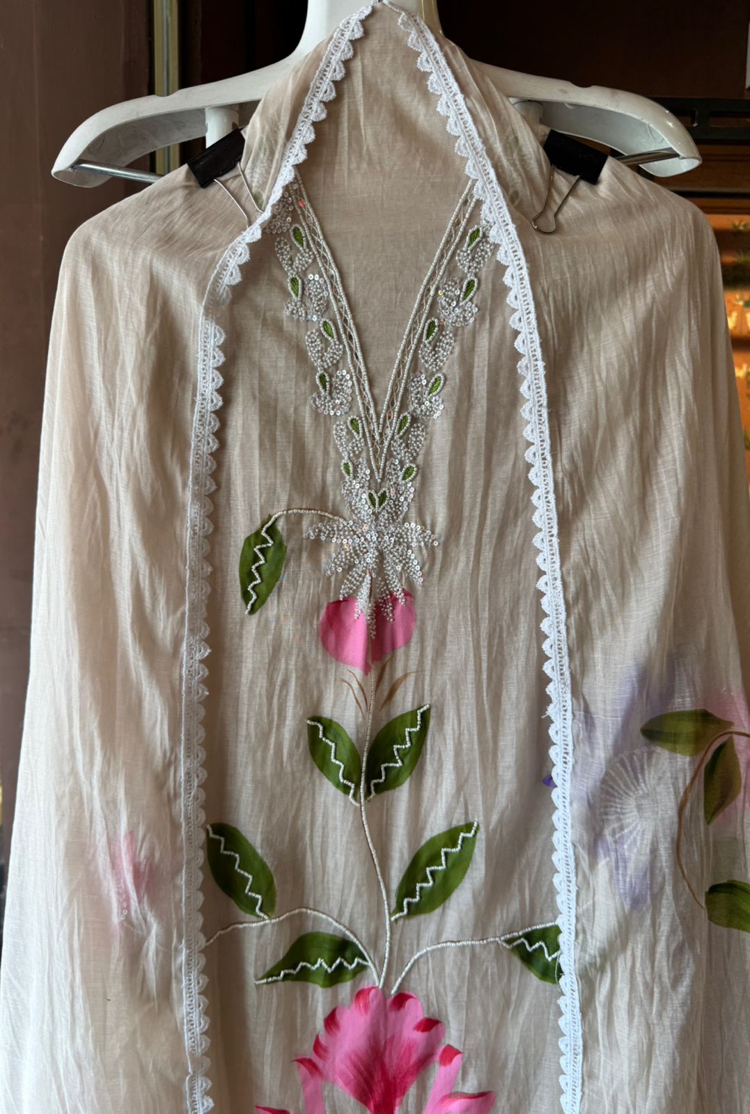 SHOP NEW LAUNCH BEAUTIFUL HANDPAINTED LAUNCH