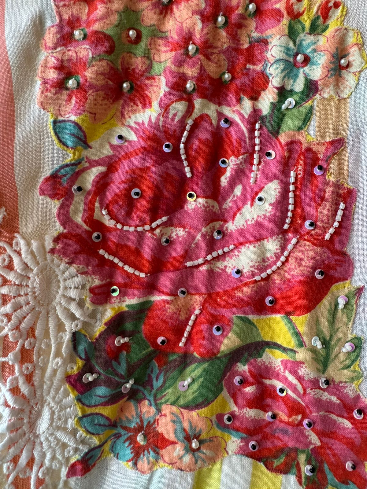 Shirt style with Collar neck design with Button detailing on the front