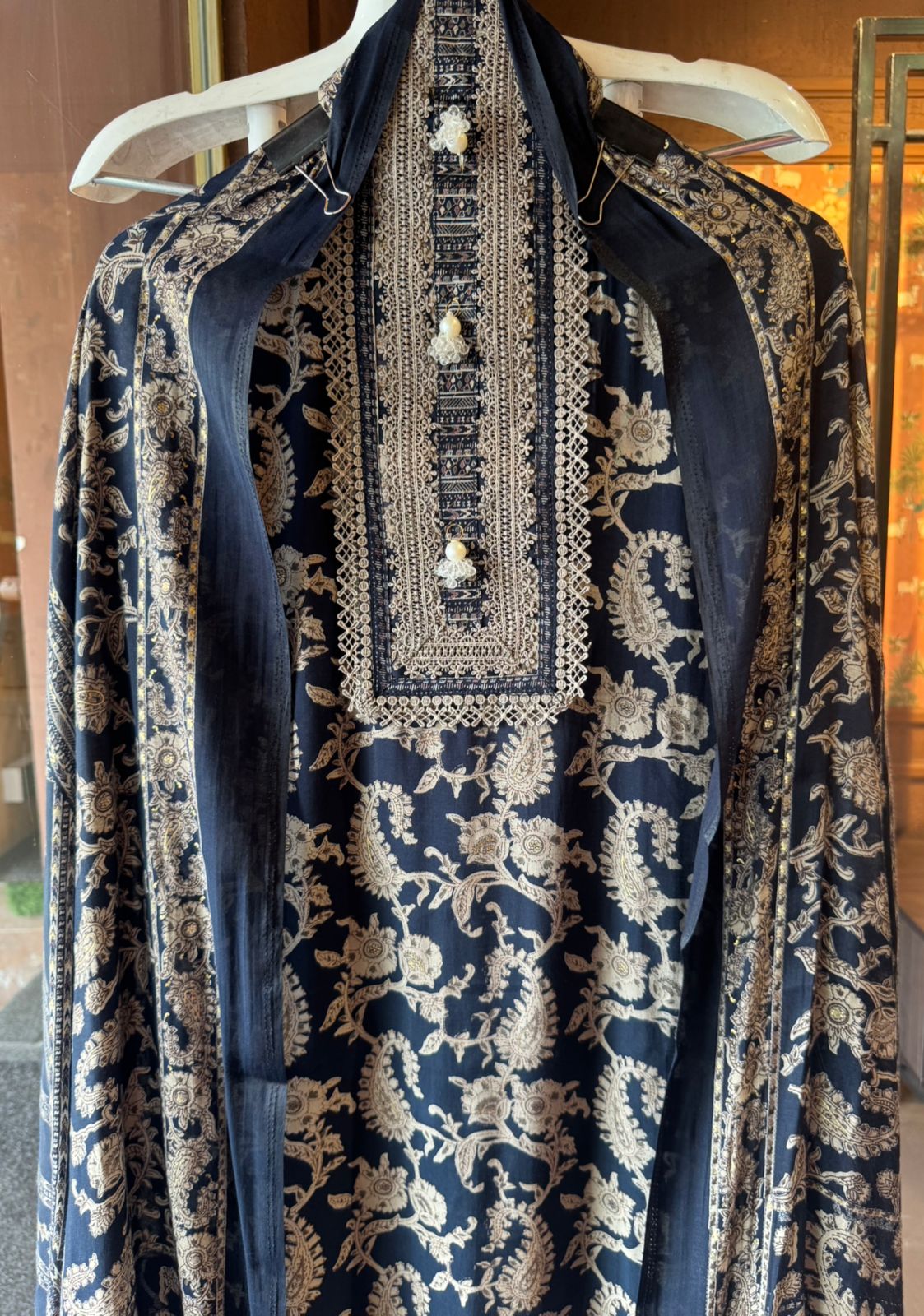 Mul Mul cotton Muslin Unstitched Suit