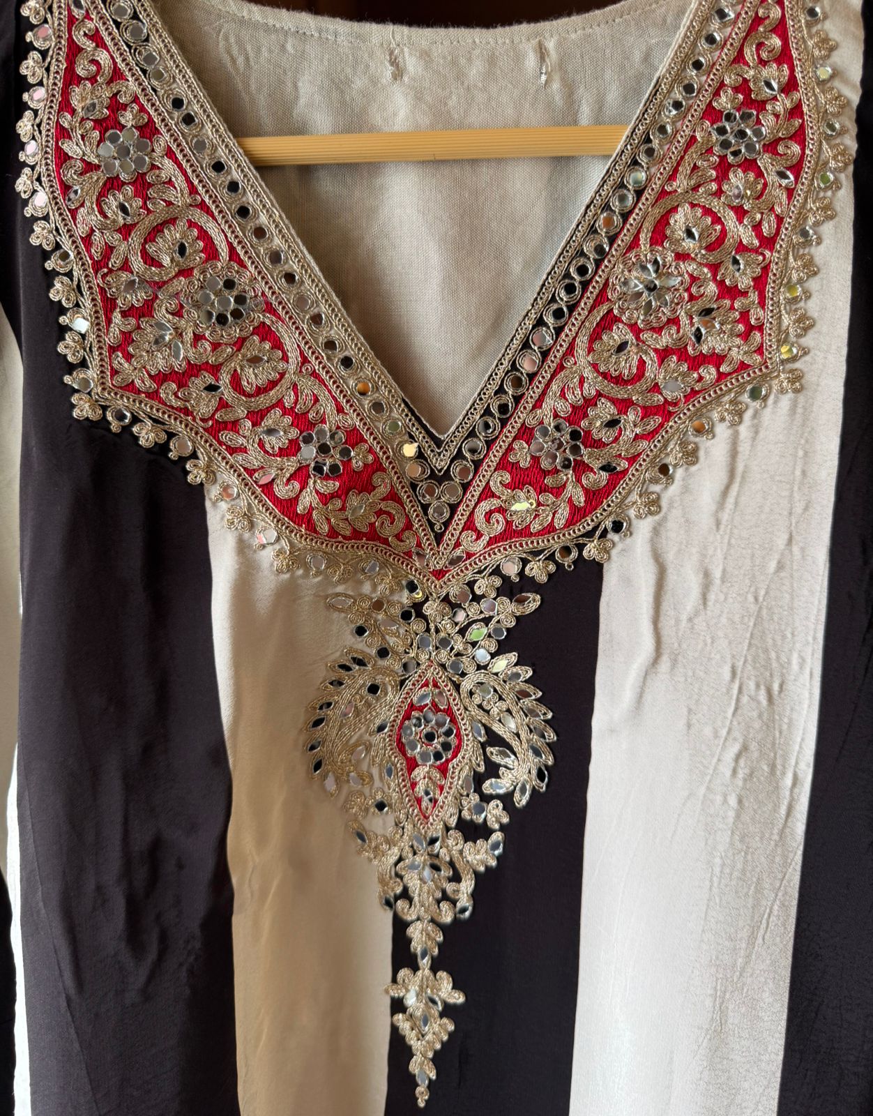 Pure crepe Black and white striped