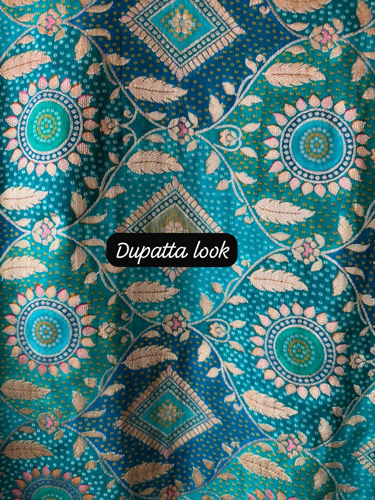 Georgette bootiedaar shirt with No neckline