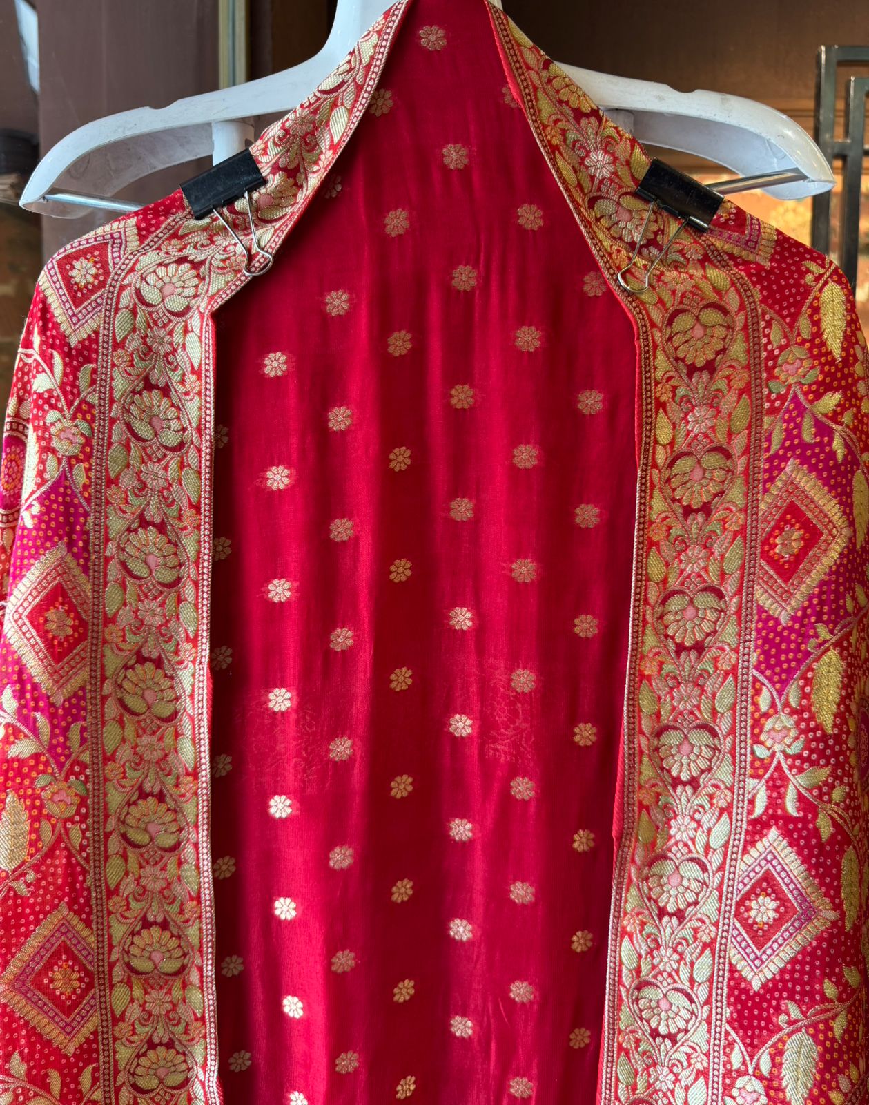 Georgette bootiedaar shirt with No neckline