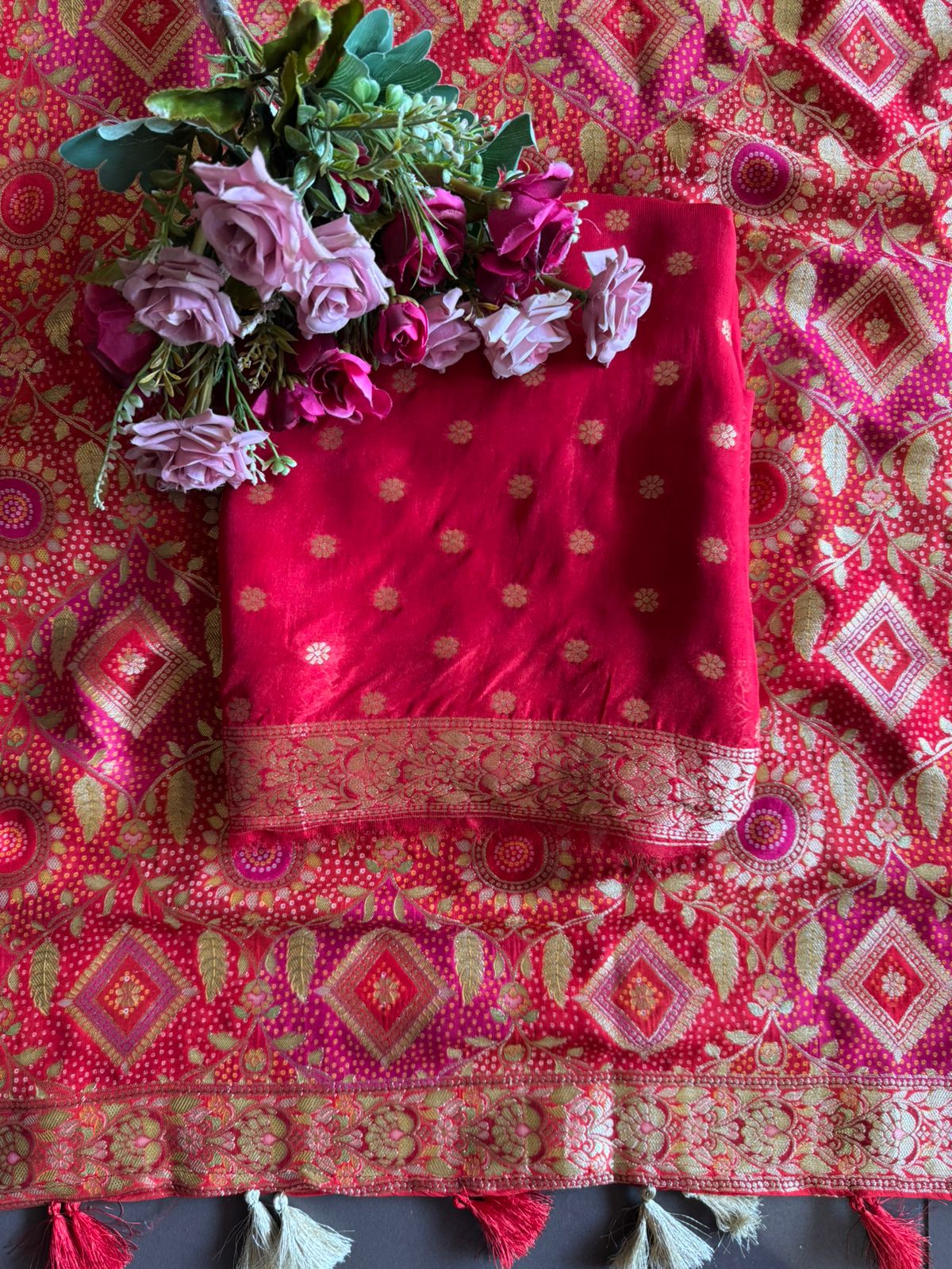 Georgette bootiedaar shirt with No neckline