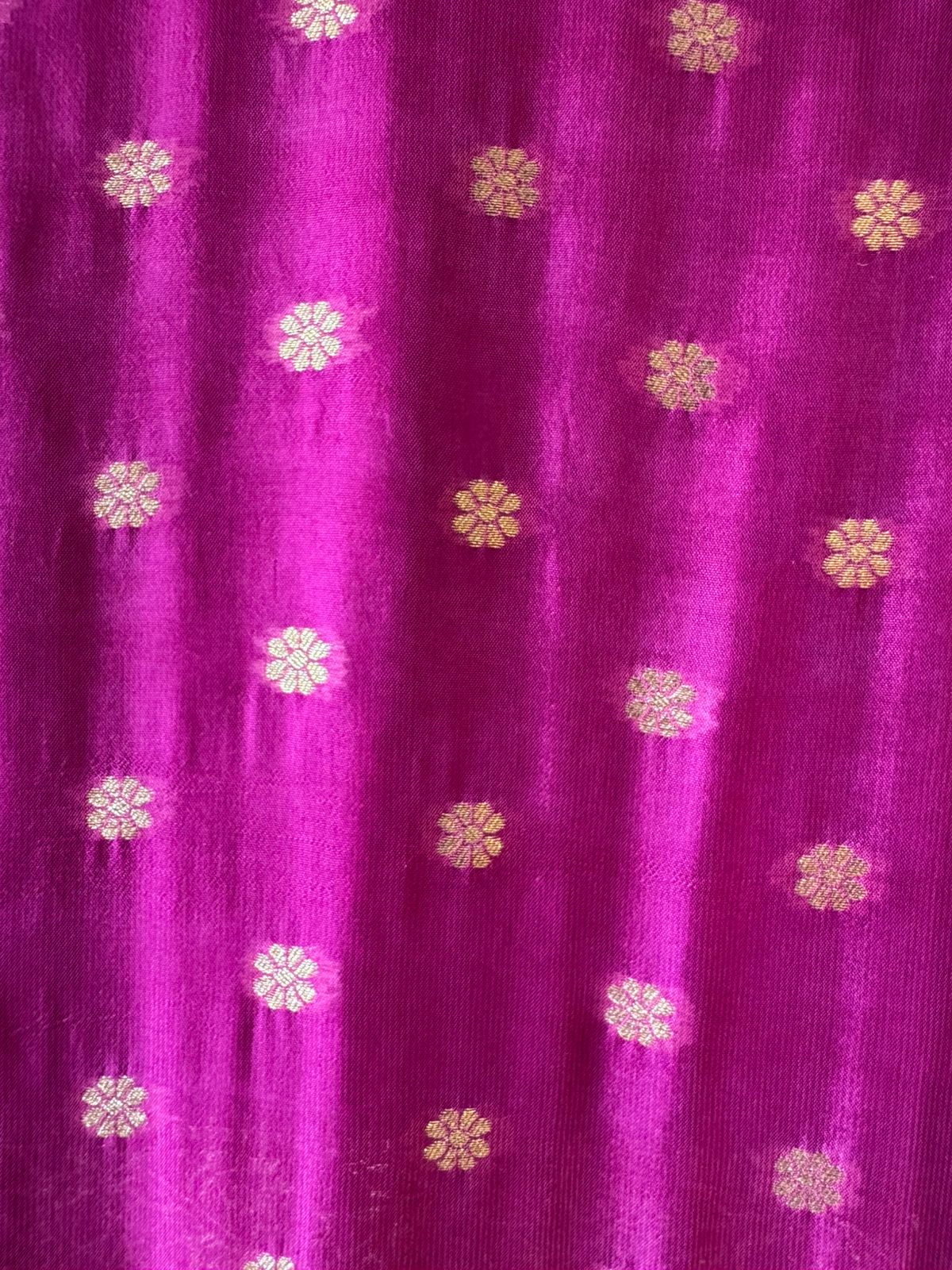 Georgette bootiedaar shirt with No neckline