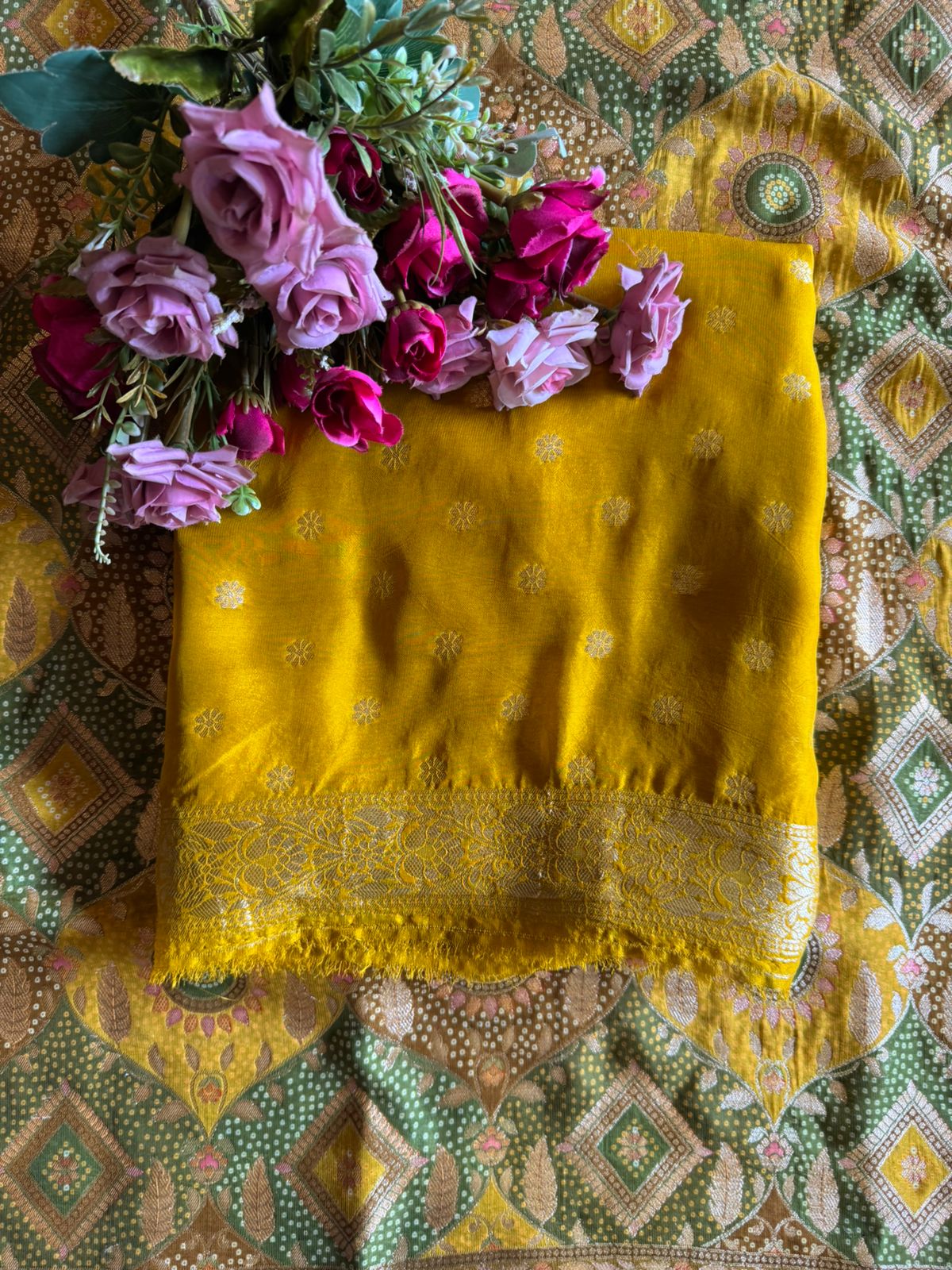 Georgette bootiedaar shirt with No neckline