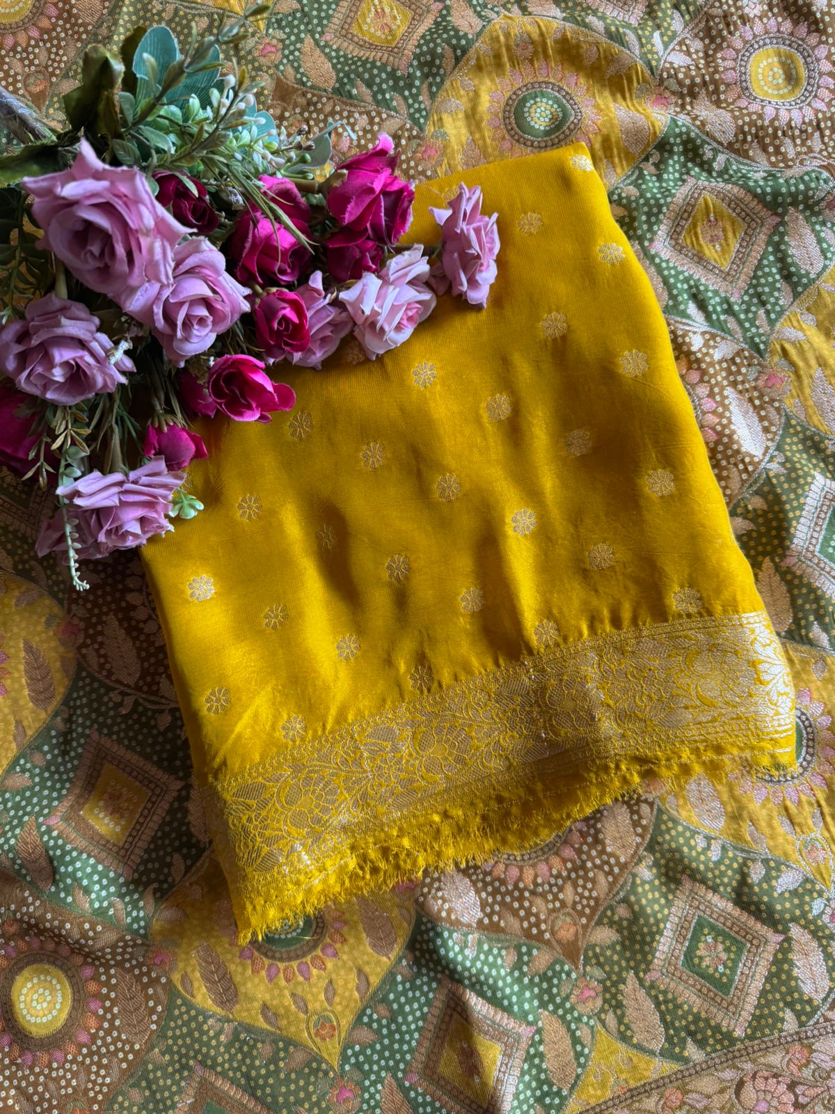 Georgette bootiedaar shirt with No neckline