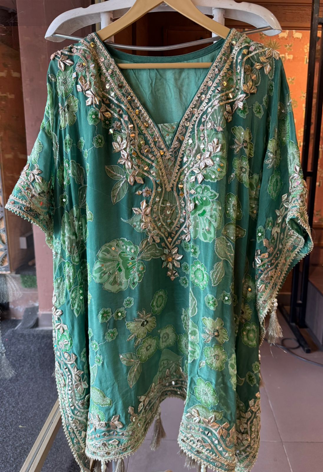 Pure crepe stitched kaaftan set