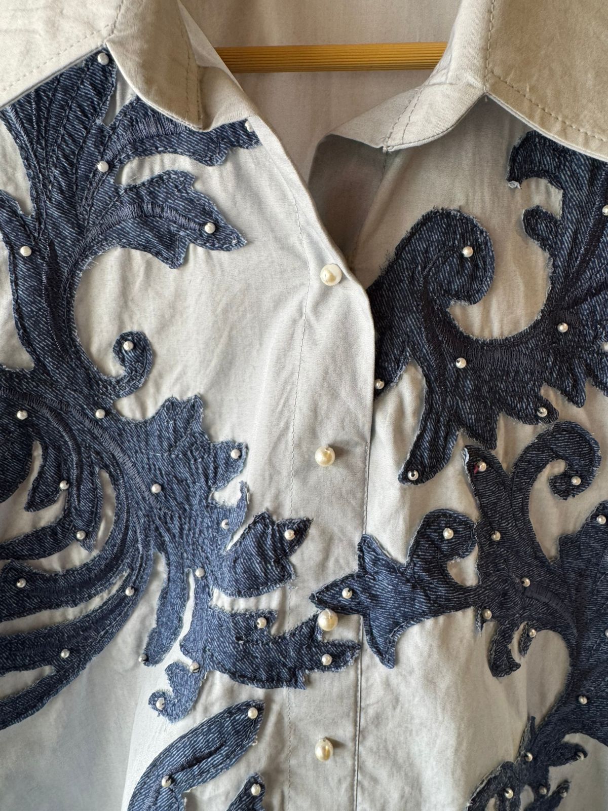 Pure cotton base of the shirt