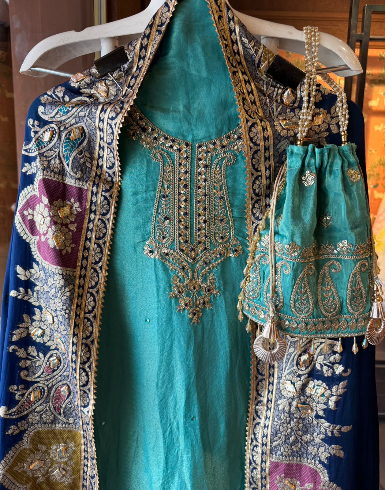 Pure 100% soft  tissue Unstitched shirt