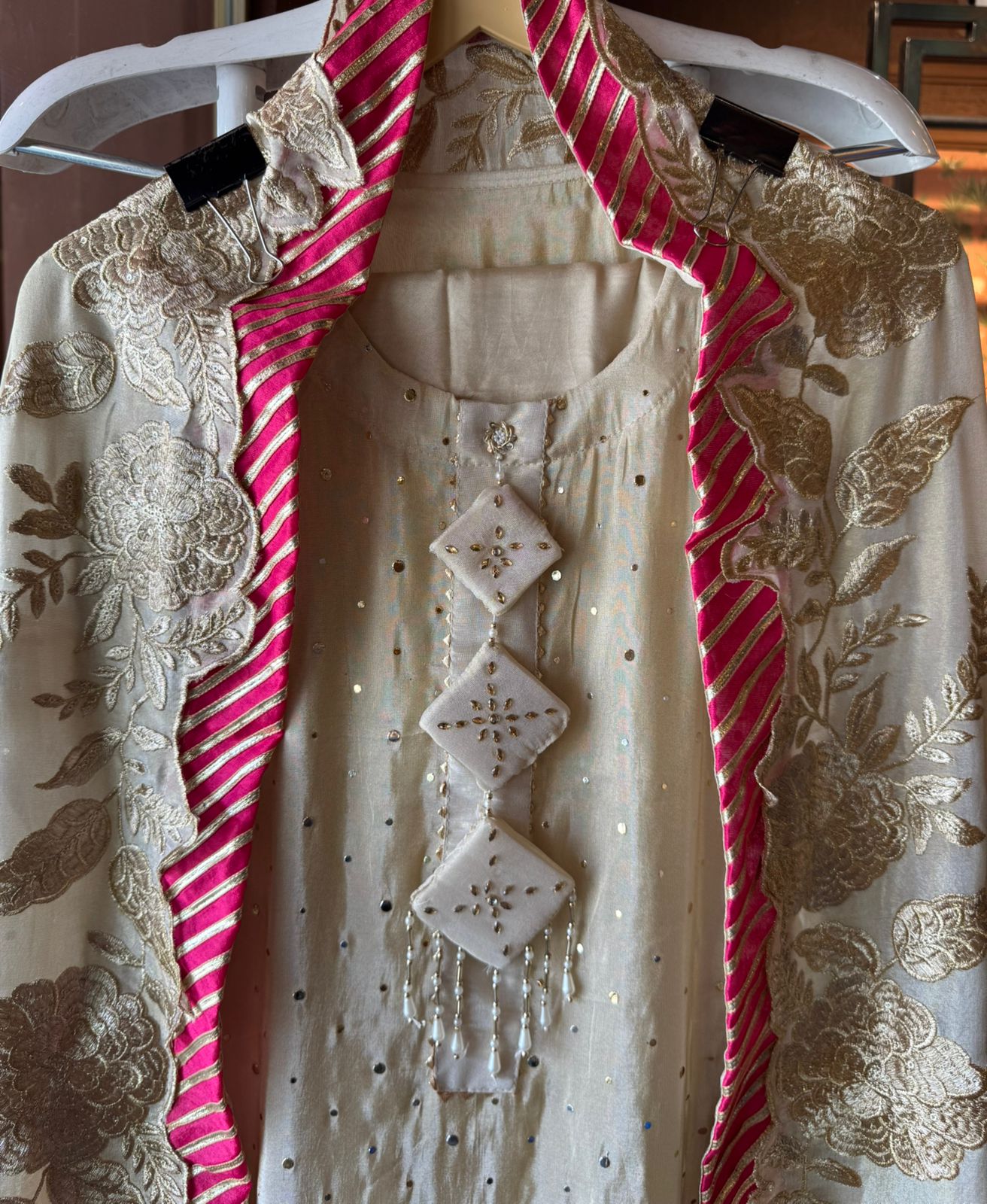 Soft shimmer tissue Unstitched full size Suit