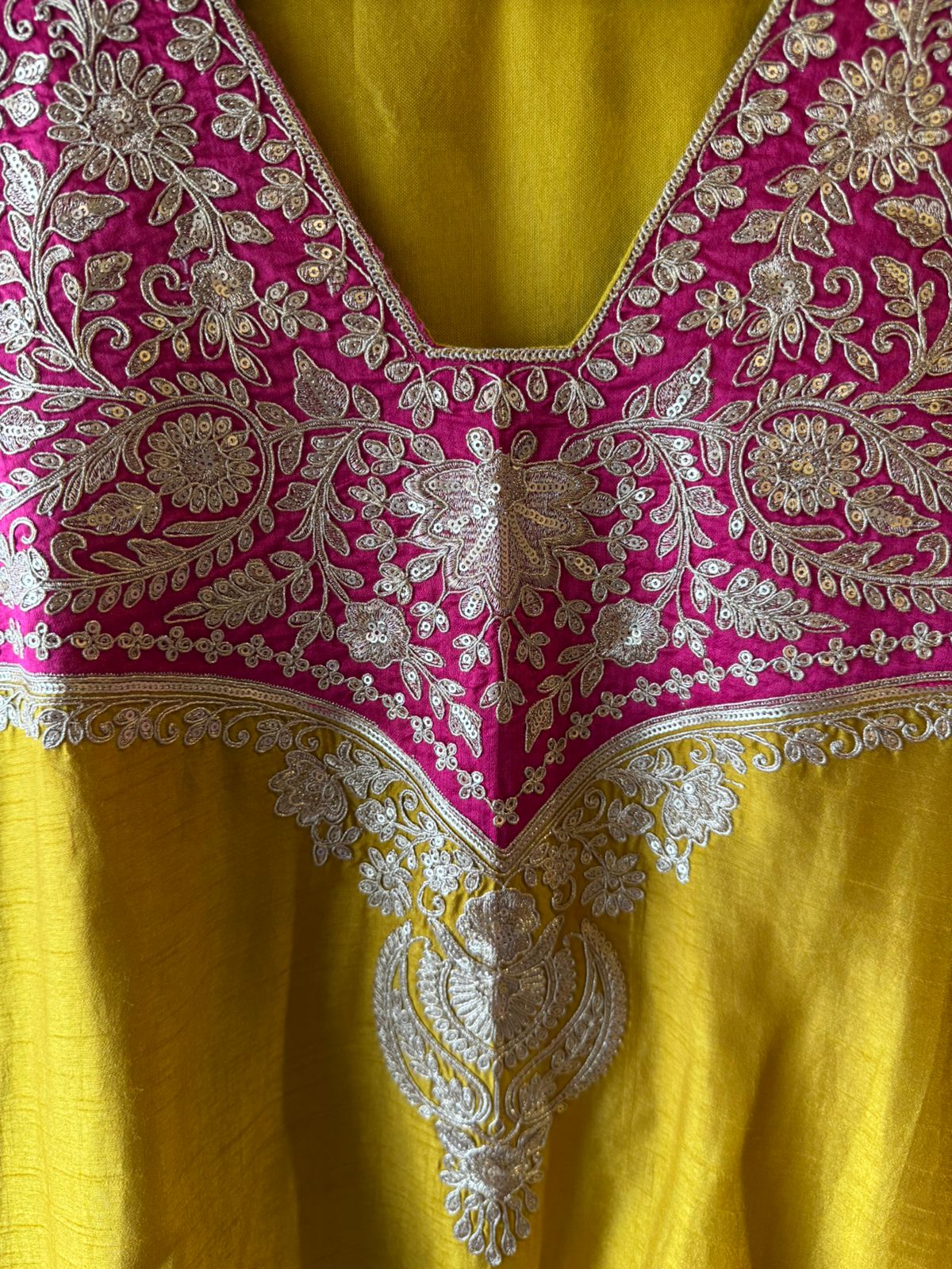 Pure 100% silk Kurta with Very beautiful Gold Zari
