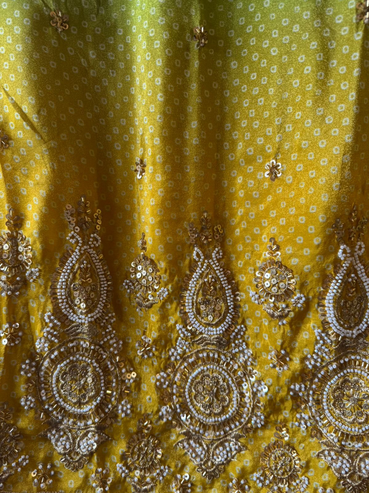 Shimmer soft tissue with lovely ombré effect with bandhani print