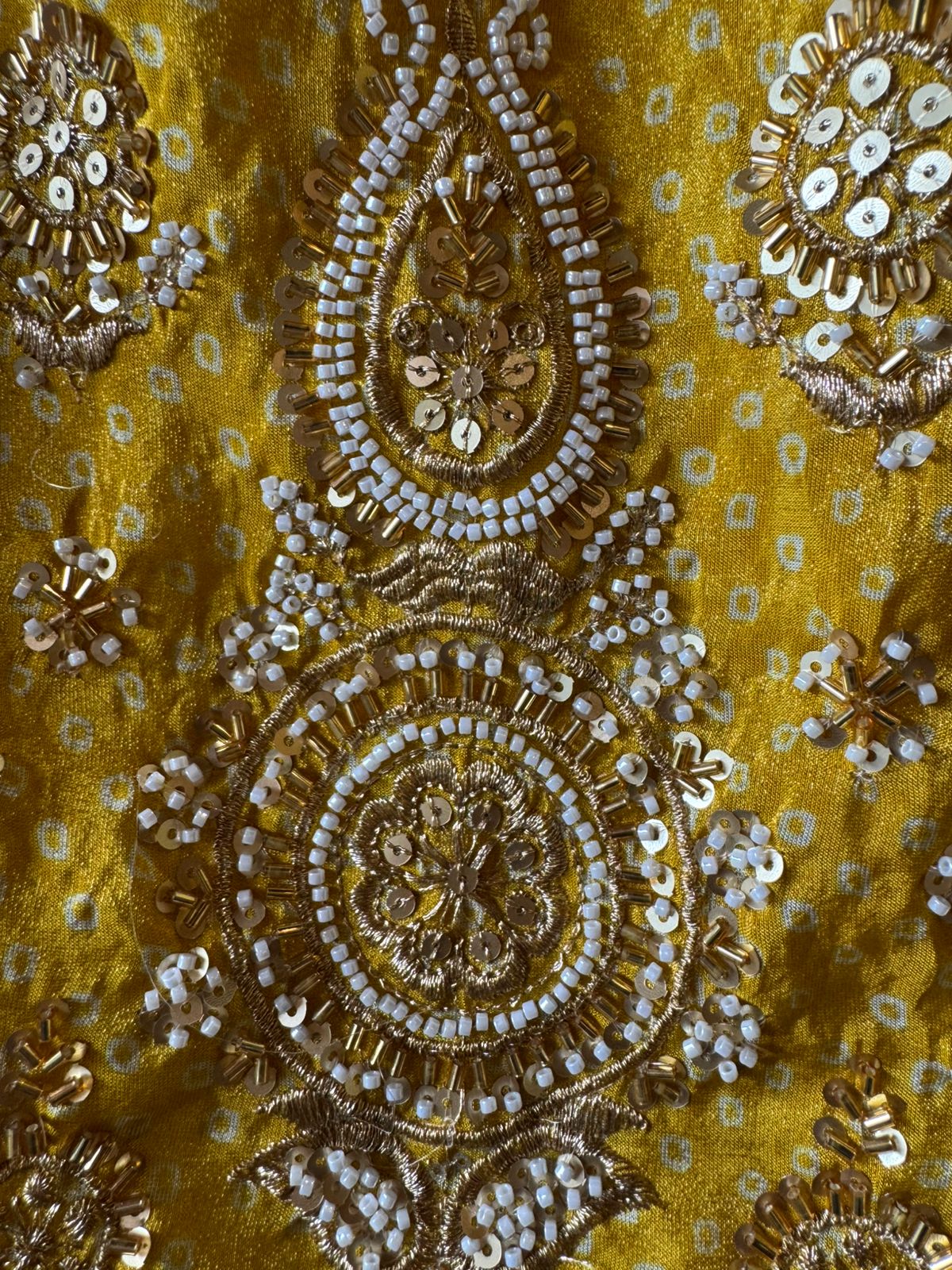 Shimmer soft tissue with lovely ombré effect with bandhani print