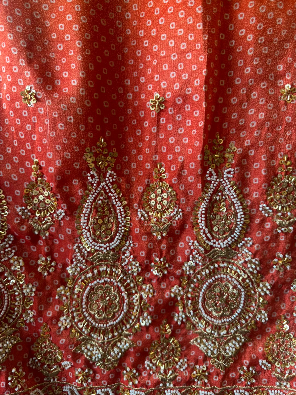Shimmer soft tissue with lovely ombré effect with bandhani print