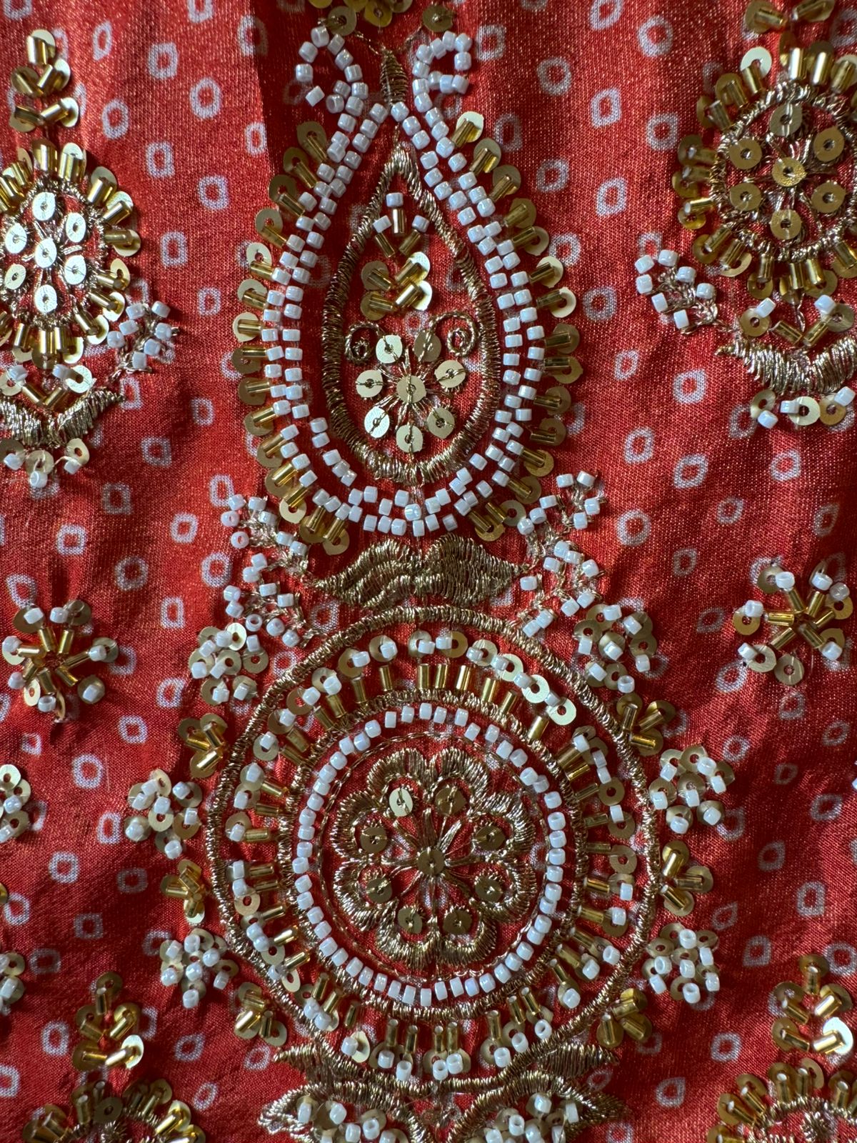 Shimmer soft tissue with lovely ombré effect with bandhani print