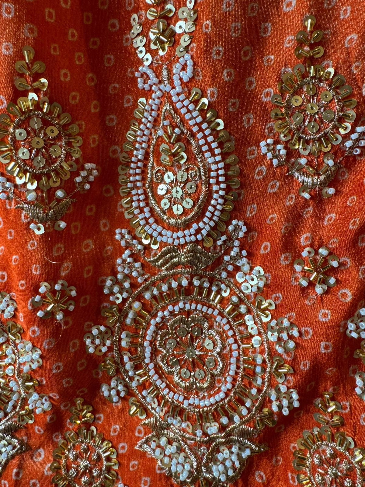 Shimmer soft tissue with lovely ombré effect with bandhani print