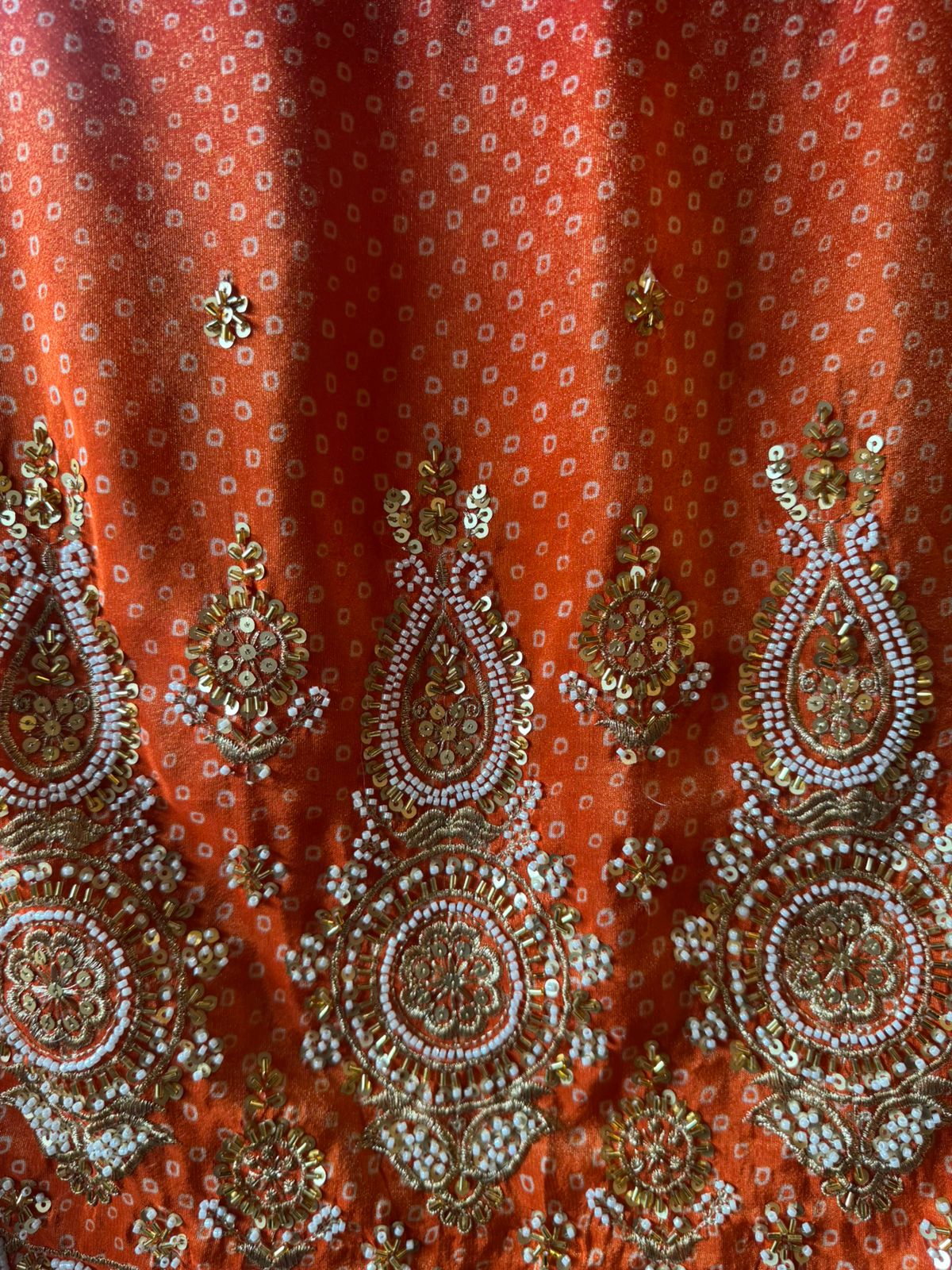 Shimmer soft tissue with lovely ombré effect with bandhani print