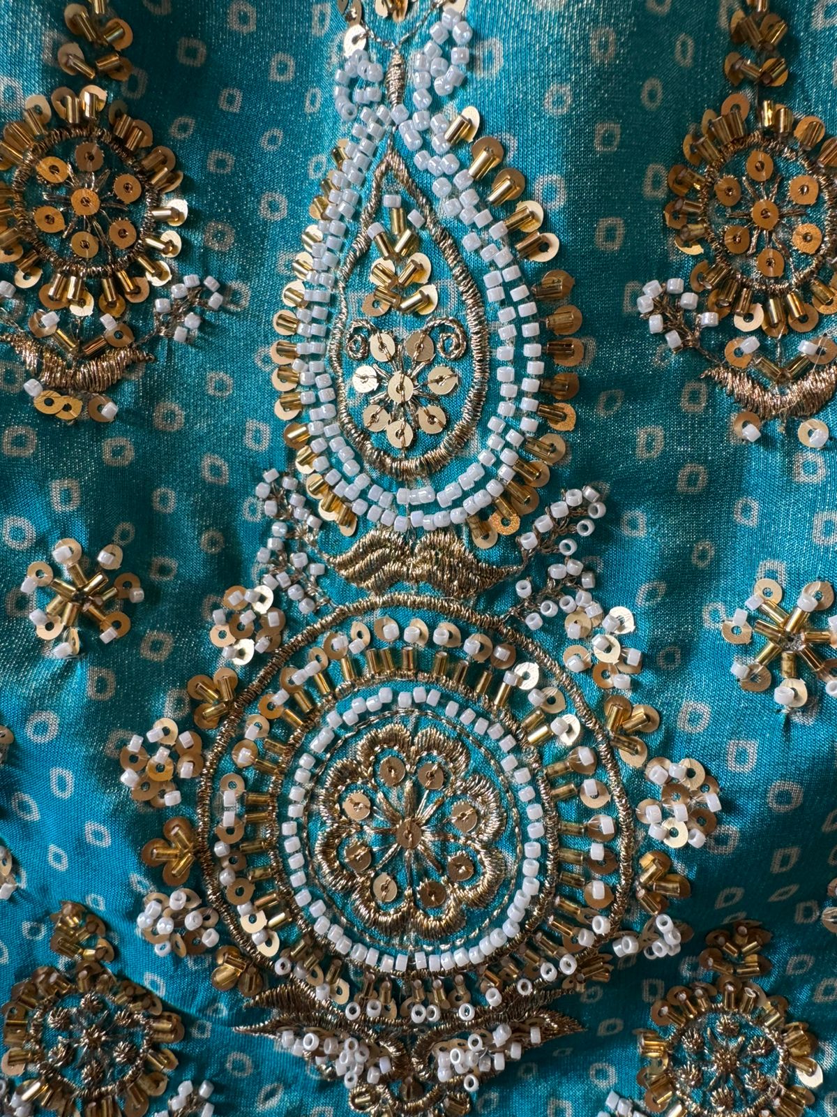 Shimmer soft tissue with lovely ombré effect with bandhani print